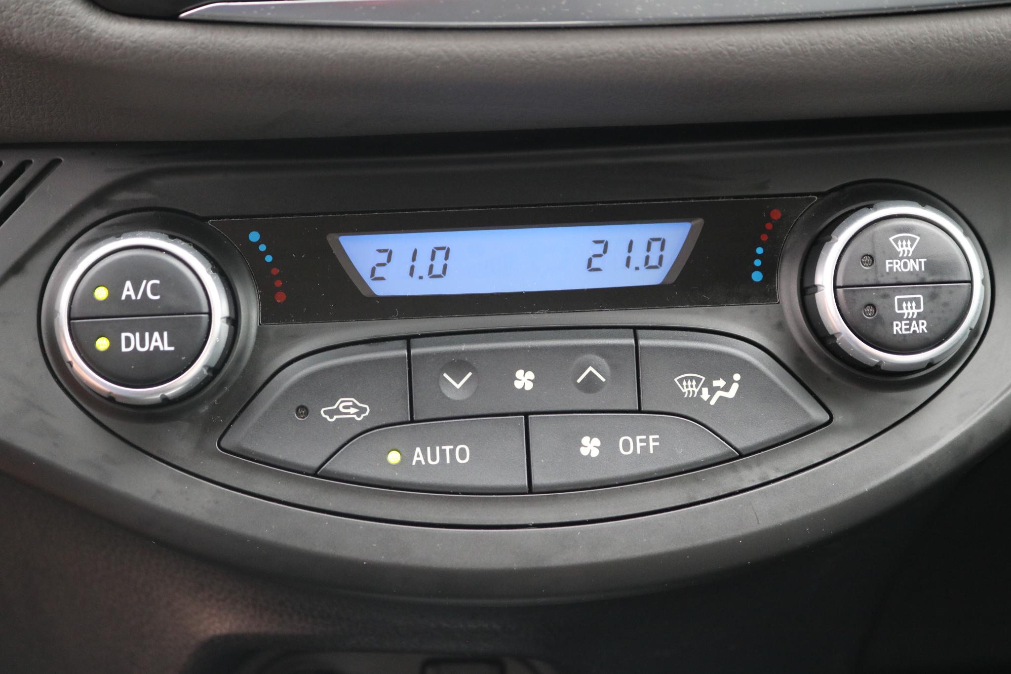 Foto van Toyota Toyota Yaris Hybrid