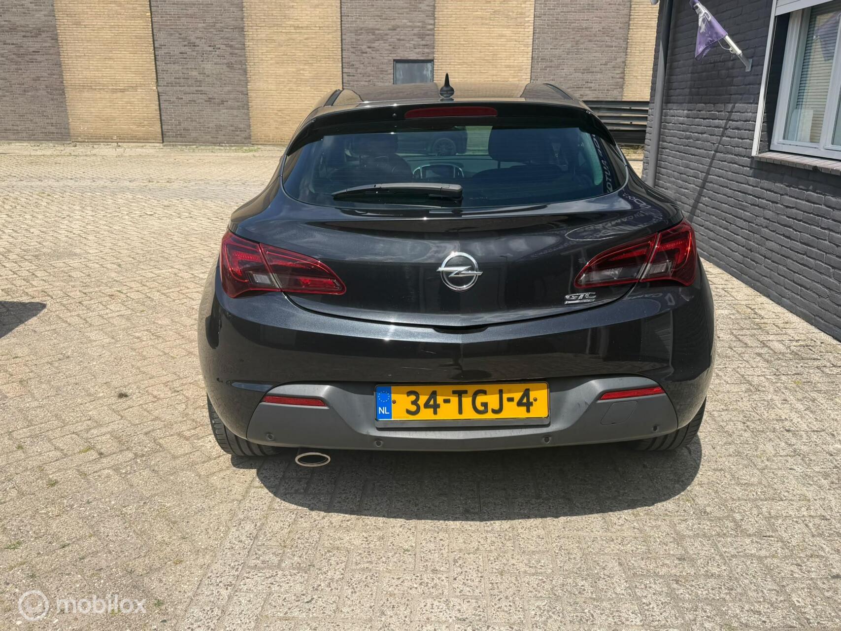 Foto van Opel Astra GTC