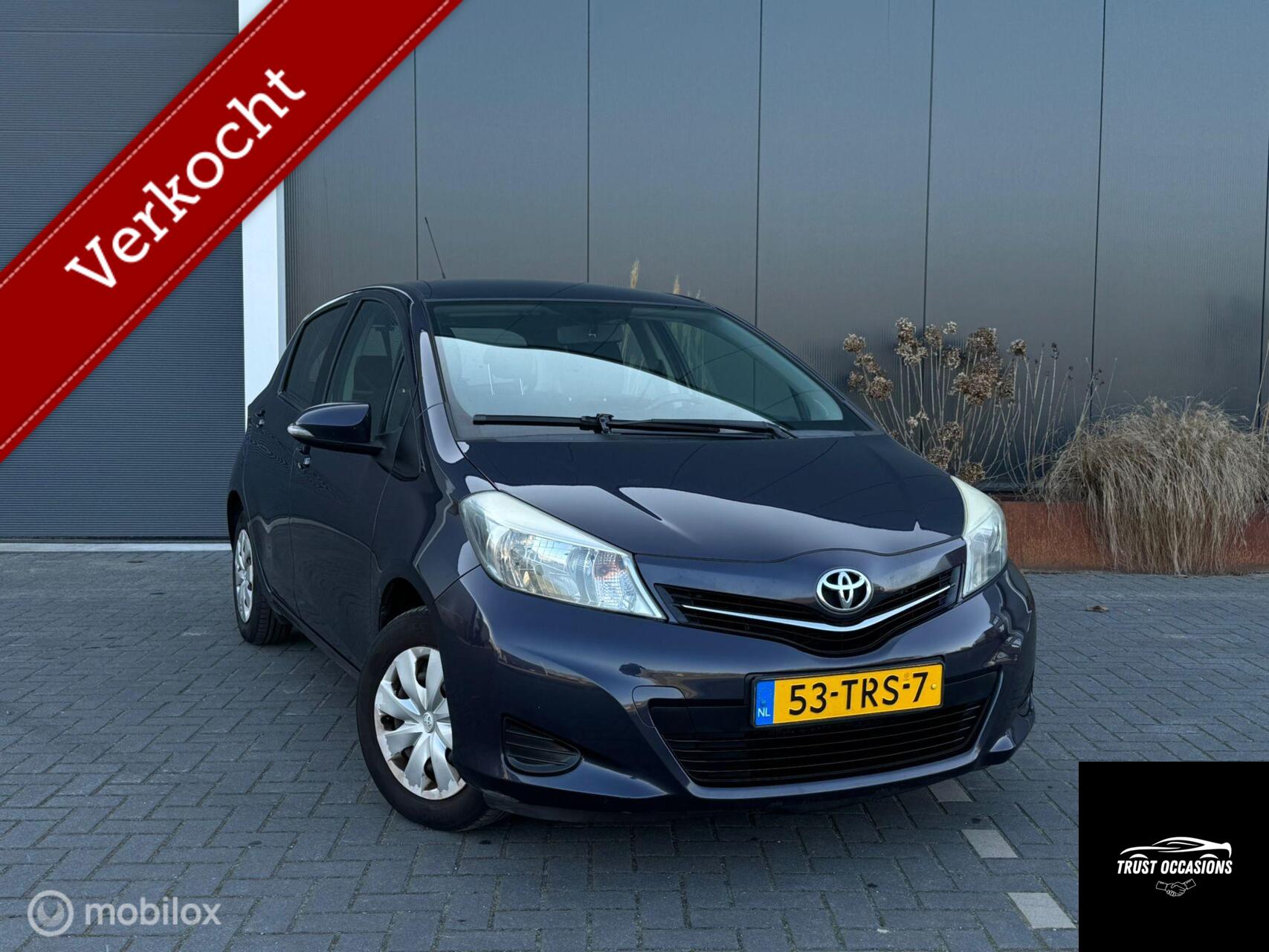 Toyota Toyota Yaris 1.0 VVT-i Aspiration NAP AIRCO APK CAMERA 2012 - voorkant