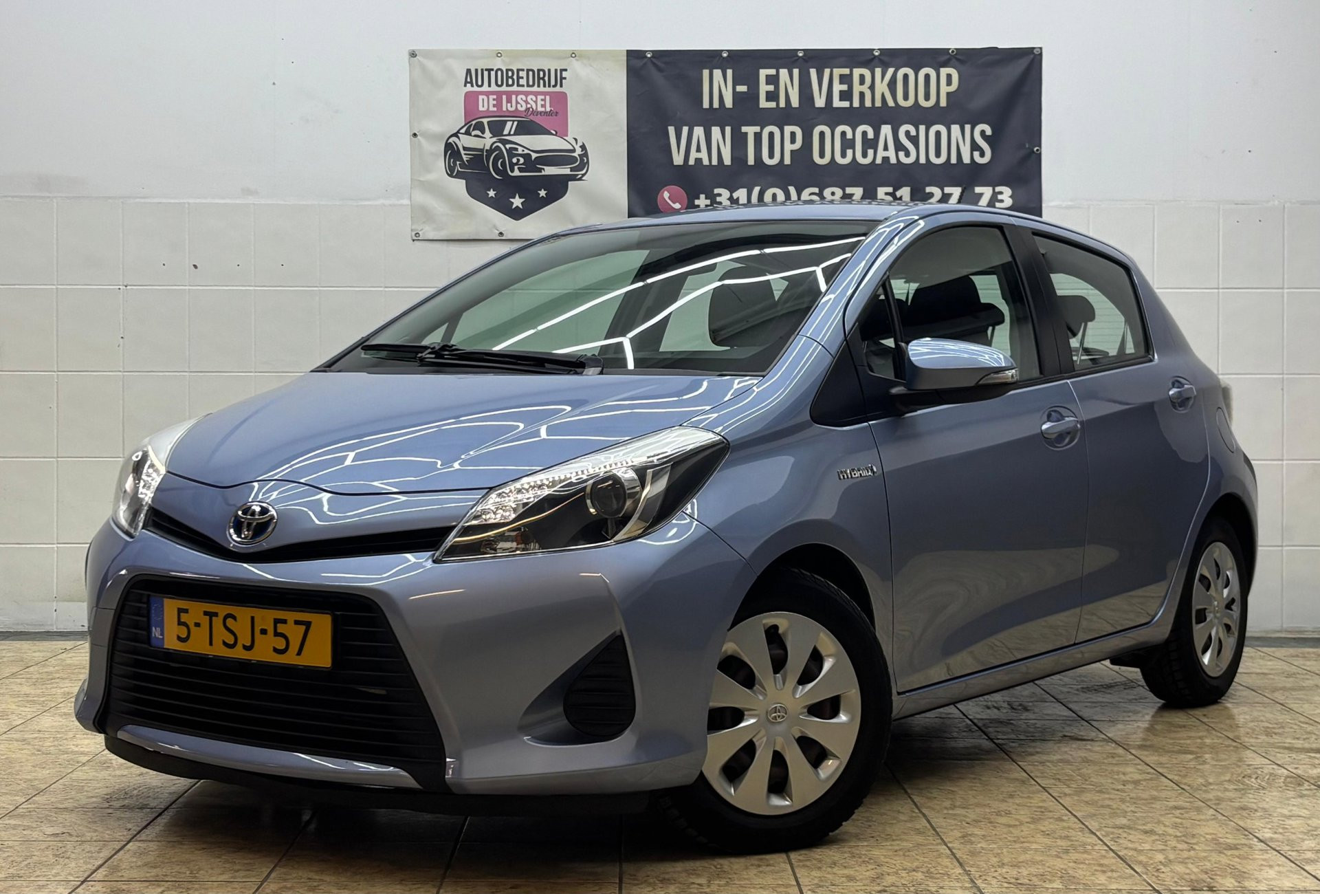 Toyota Toyota Yaris Hybrid 1.5 Full Hybrid Aspiration / 2DE Eigen/ NW Staat /Rijklaar 2014 - voorkant
