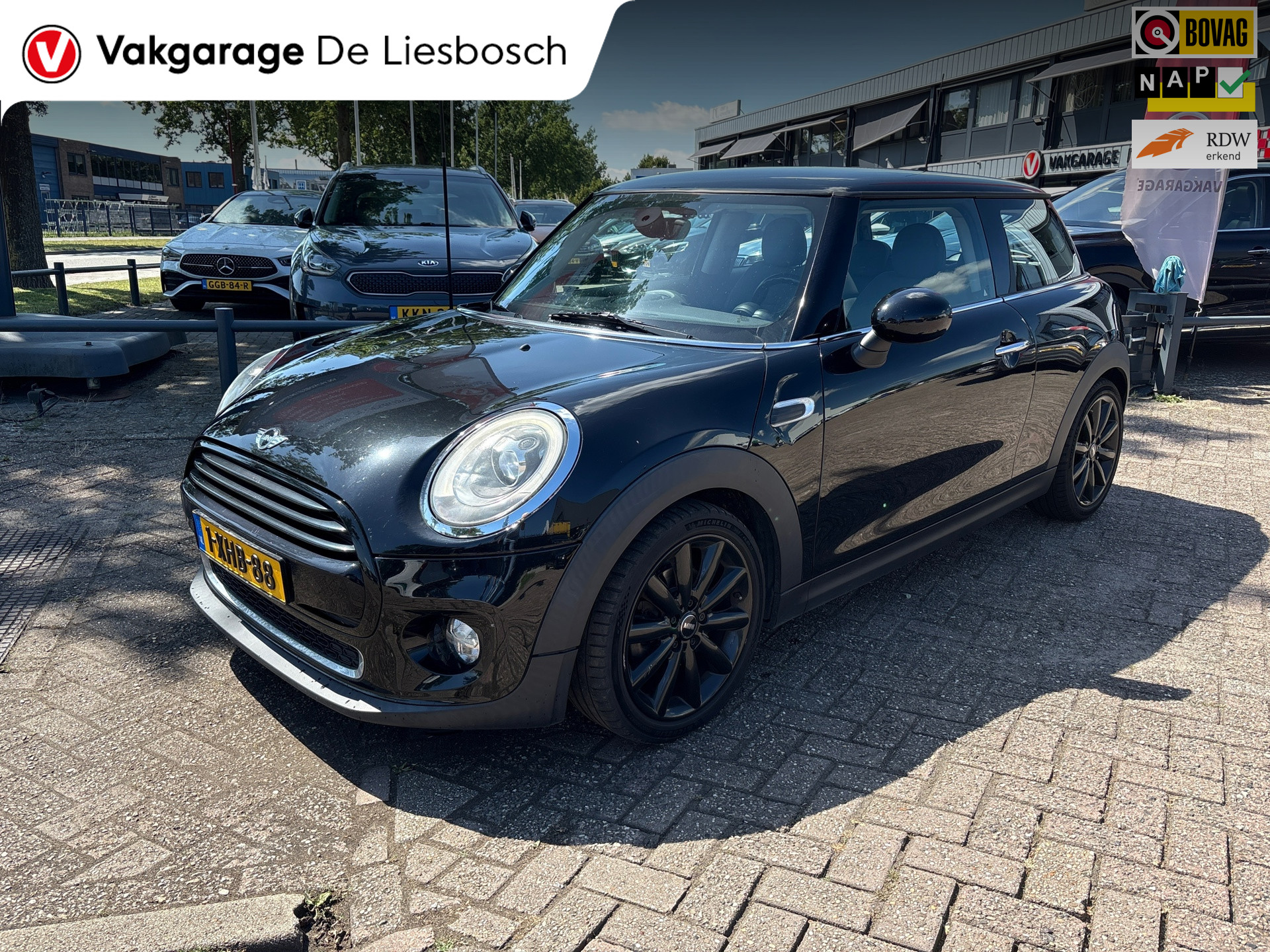 Foto van MINI COOPER