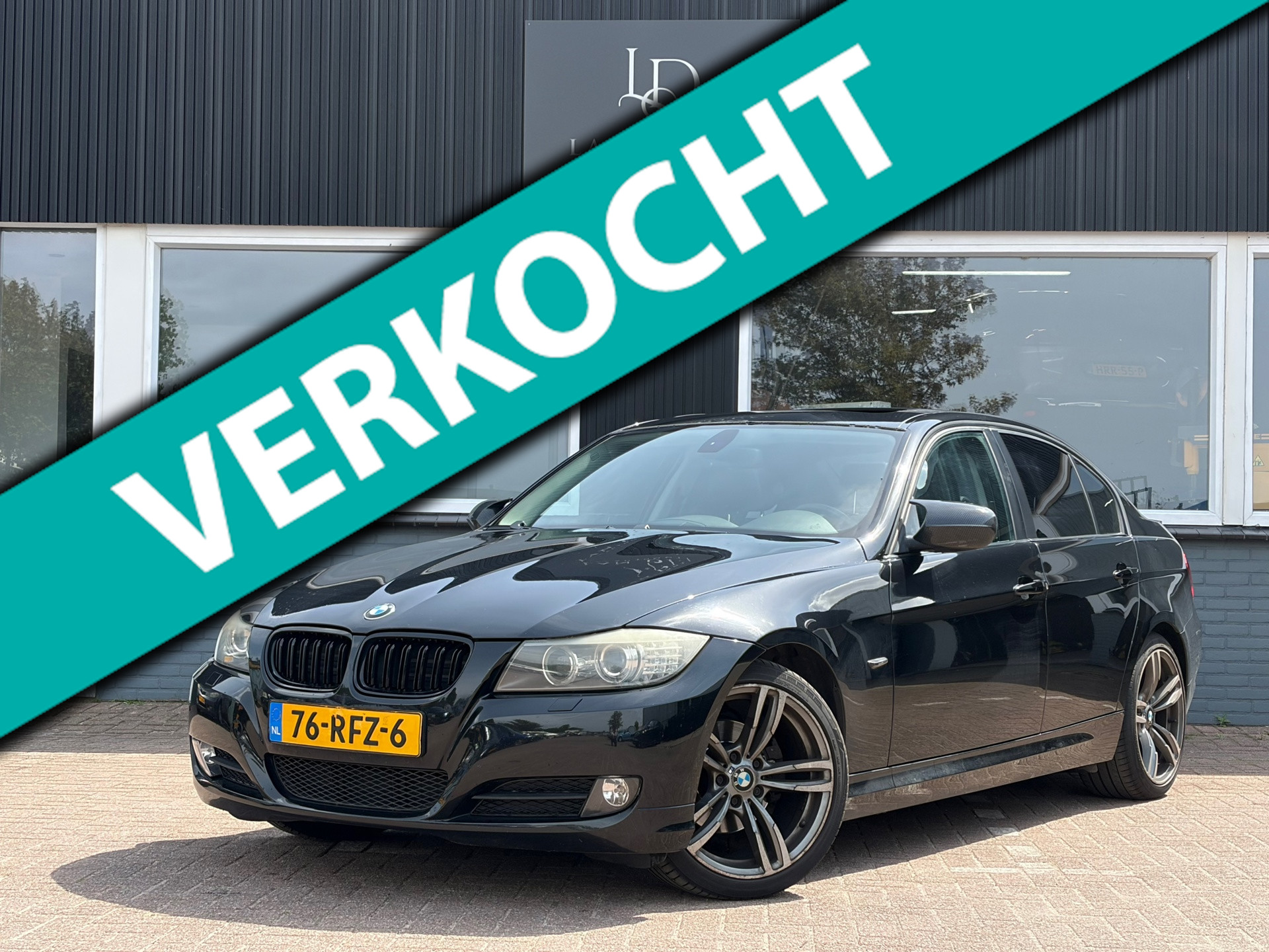 BMW 3er Reihe 320i / Schuifdak / Leder / Automaat / Nieuwe APK 2009 - voorkant