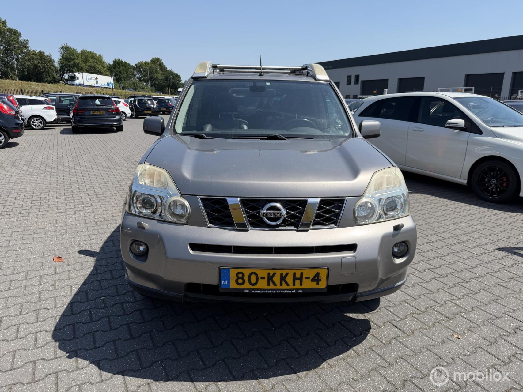 Nissan Nissan X-trail 2.5 LE 4WD Limited  4x4 leer open dak 2010 - voorkant