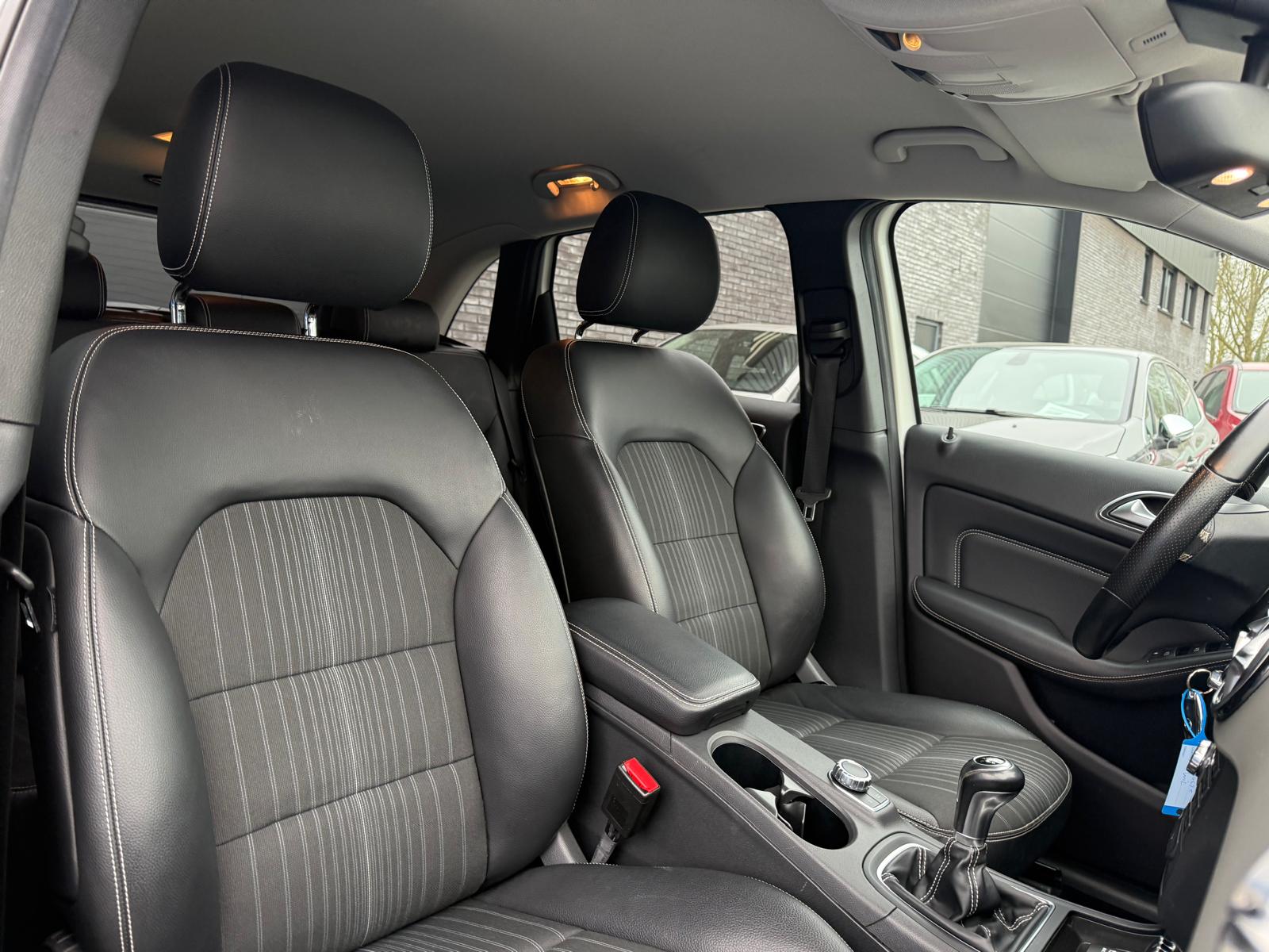 Foto van Mercedes-Benz B 180