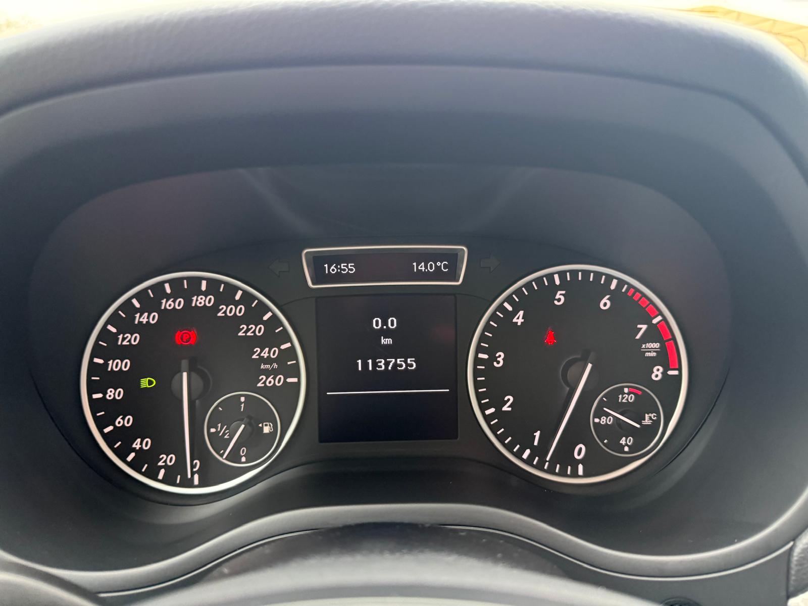 Foto van Mercedes-Benz B 180