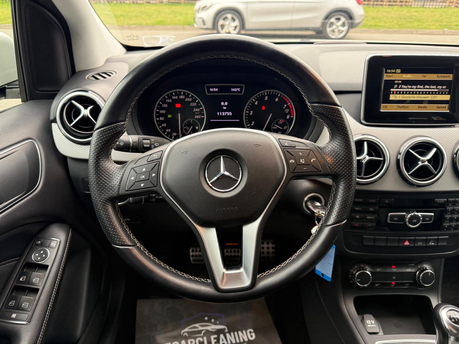 Foto van Mercedes-Benz B 180