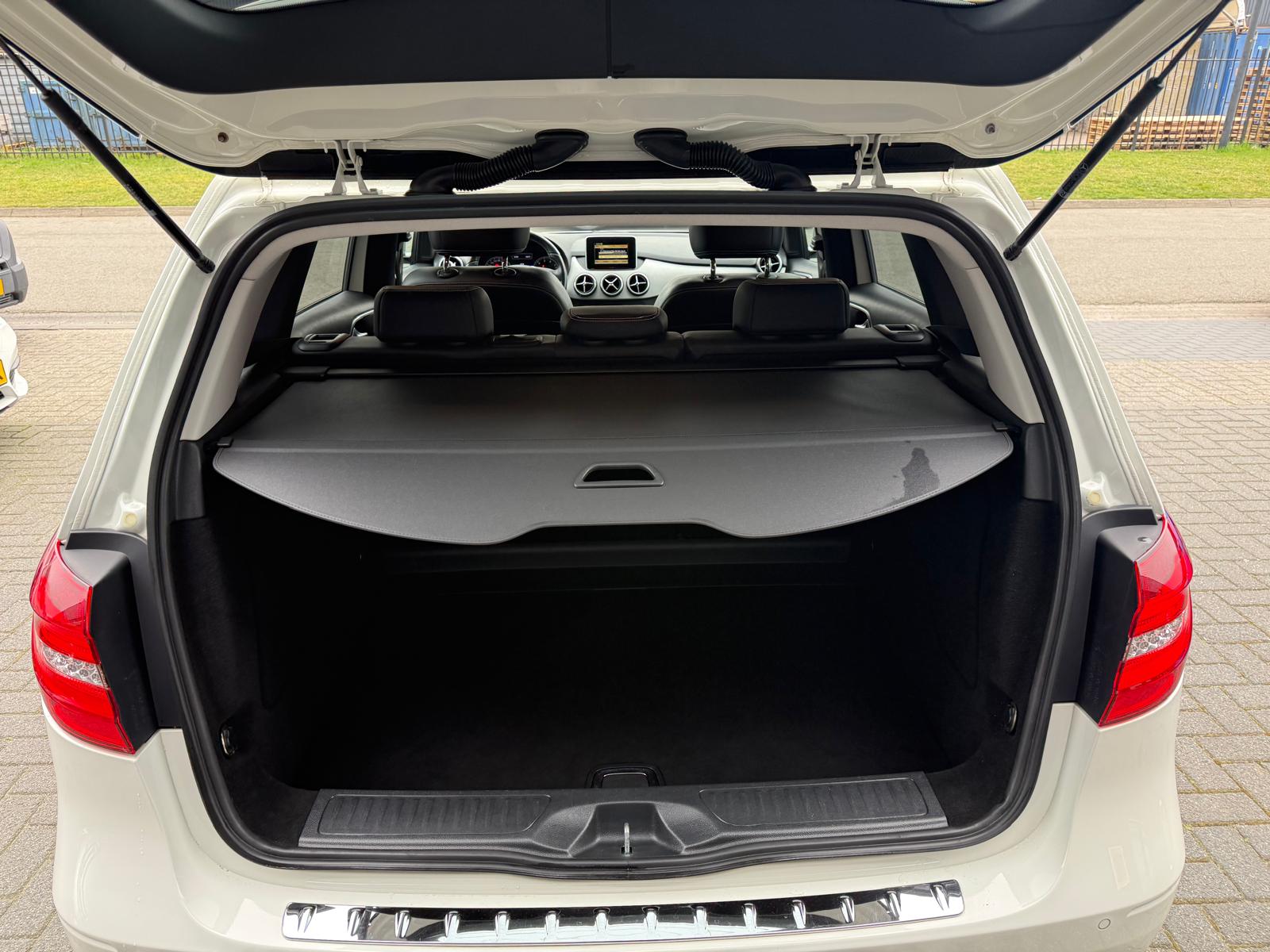 Foto van Mercedes-Benz B 180