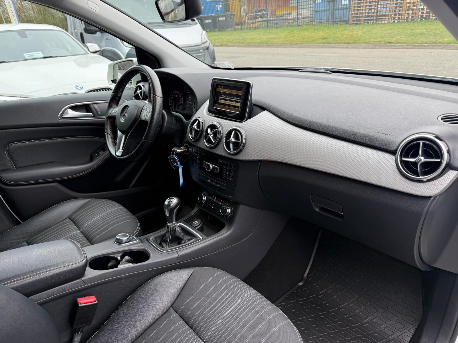 Foto van Mercedes-Benz B 180