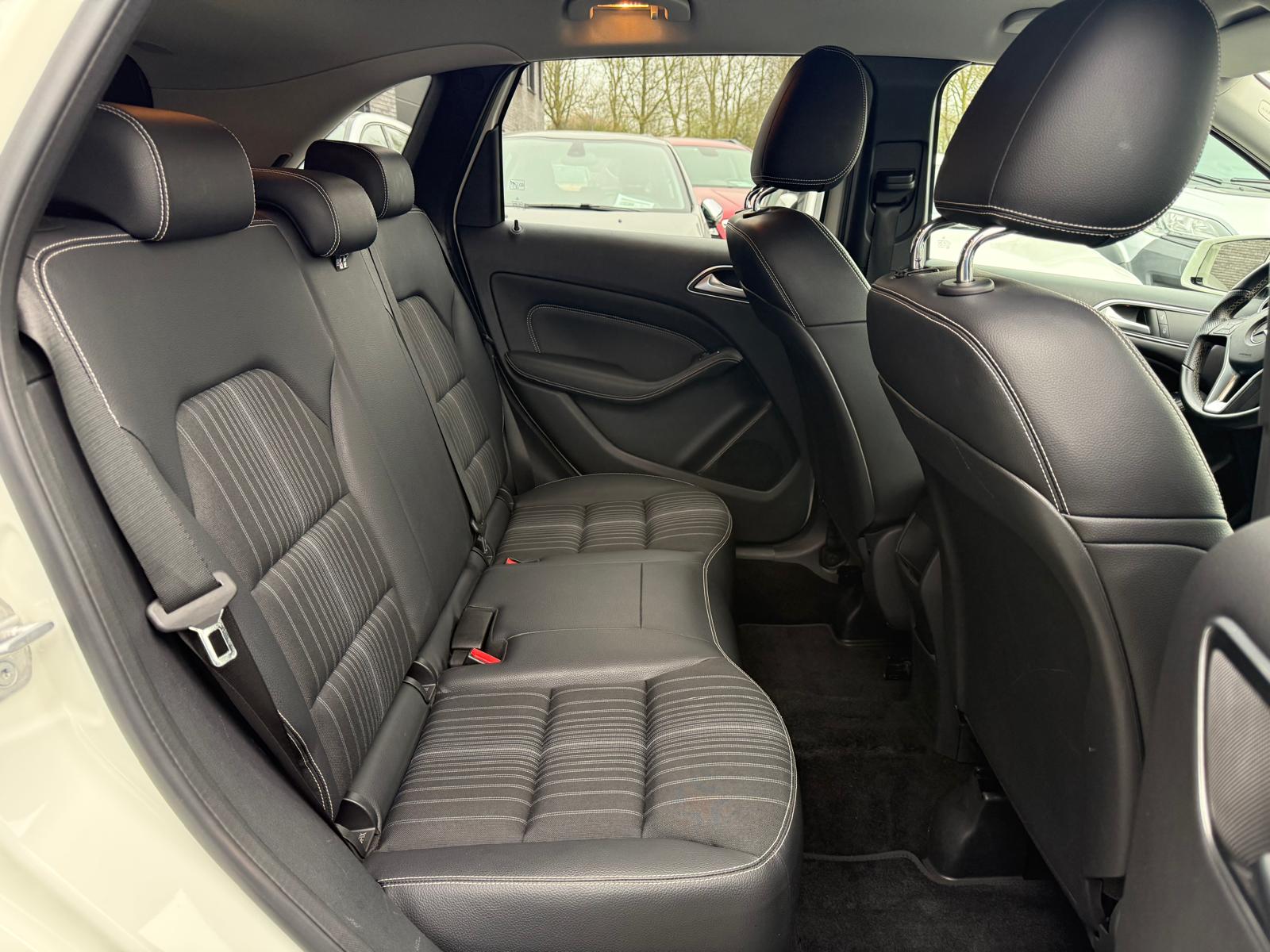 Foto van Mercedes-Benz B 180