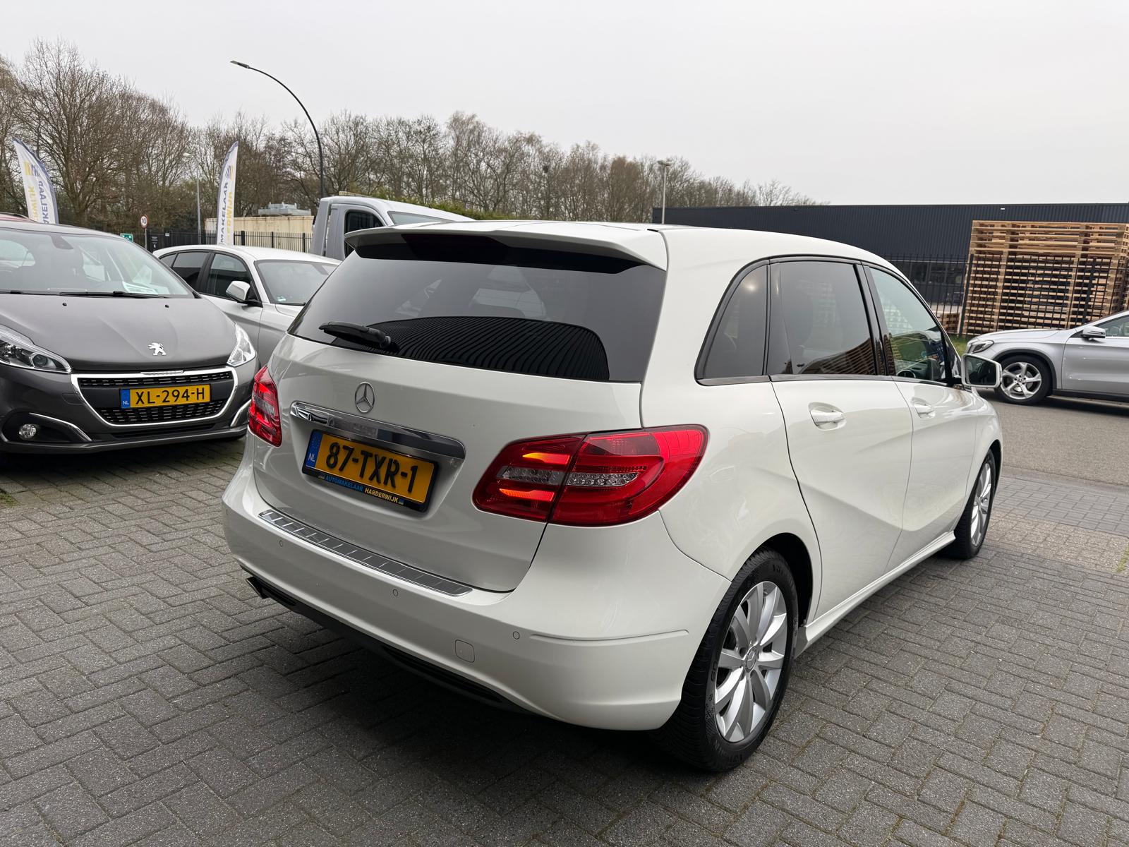 Foto van Mercedes-Benz B 180