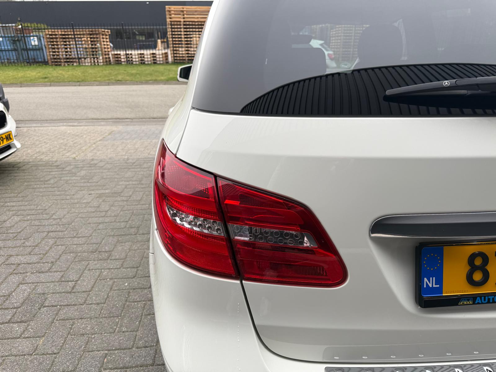Foto van Mercedes-Benz B 180