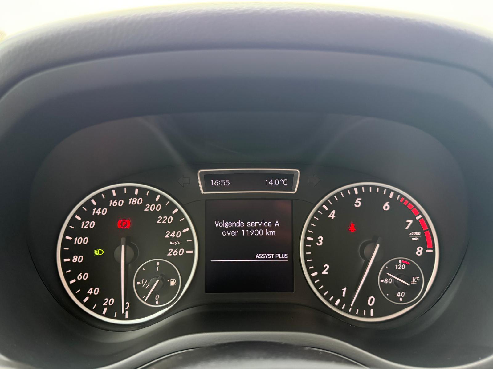 Foto van Mercedes-Benz B 180