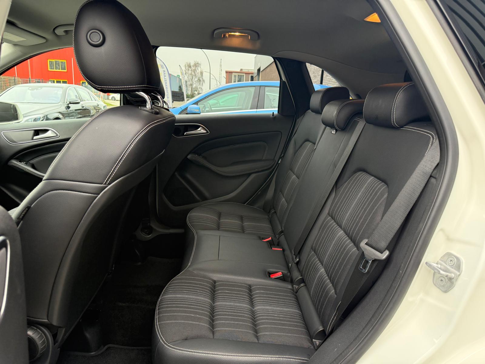 Foto van Mercedes-Benz B 180