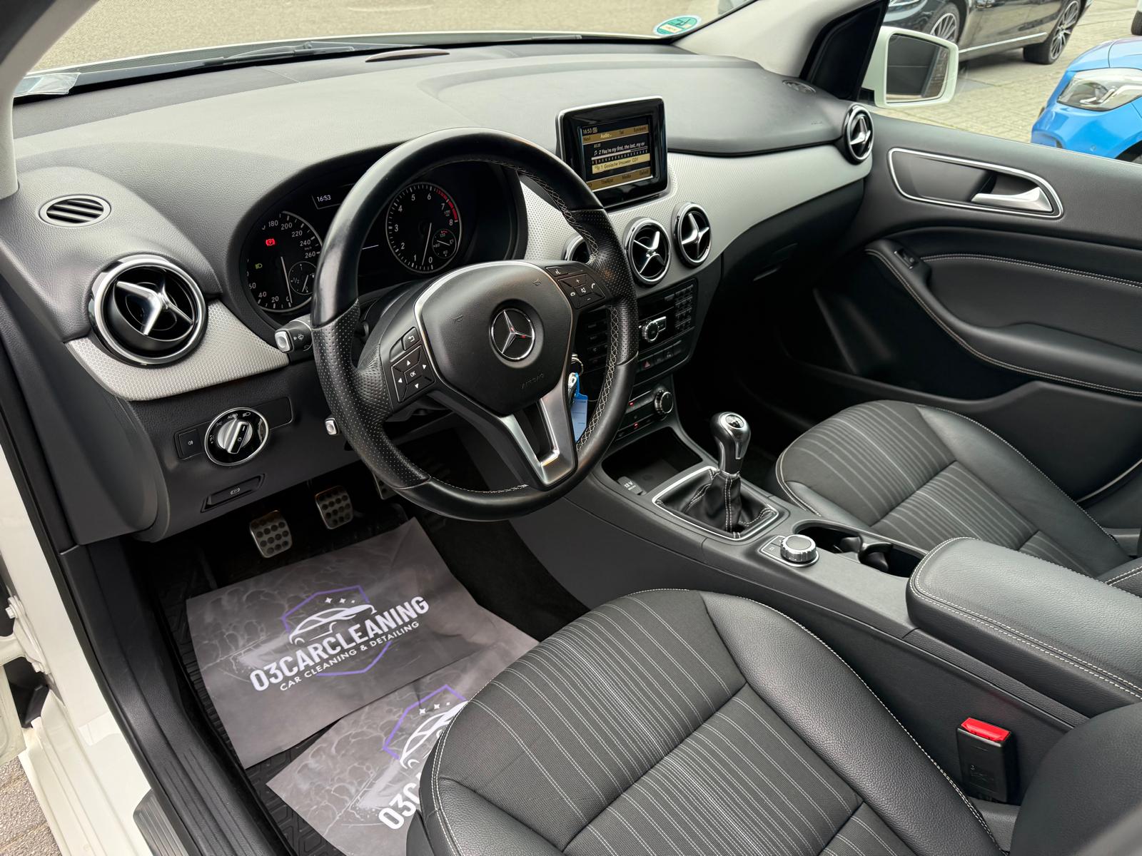 Foto van Mercedes-Benz B 180