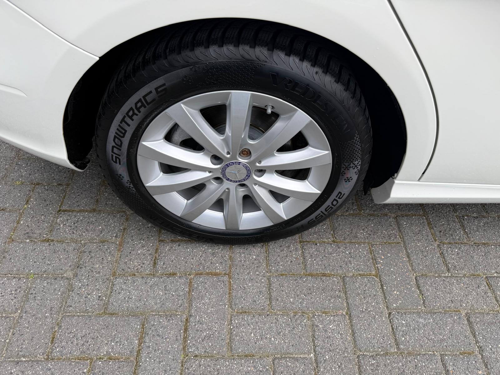 Foto van Mercedes-Benz B 180