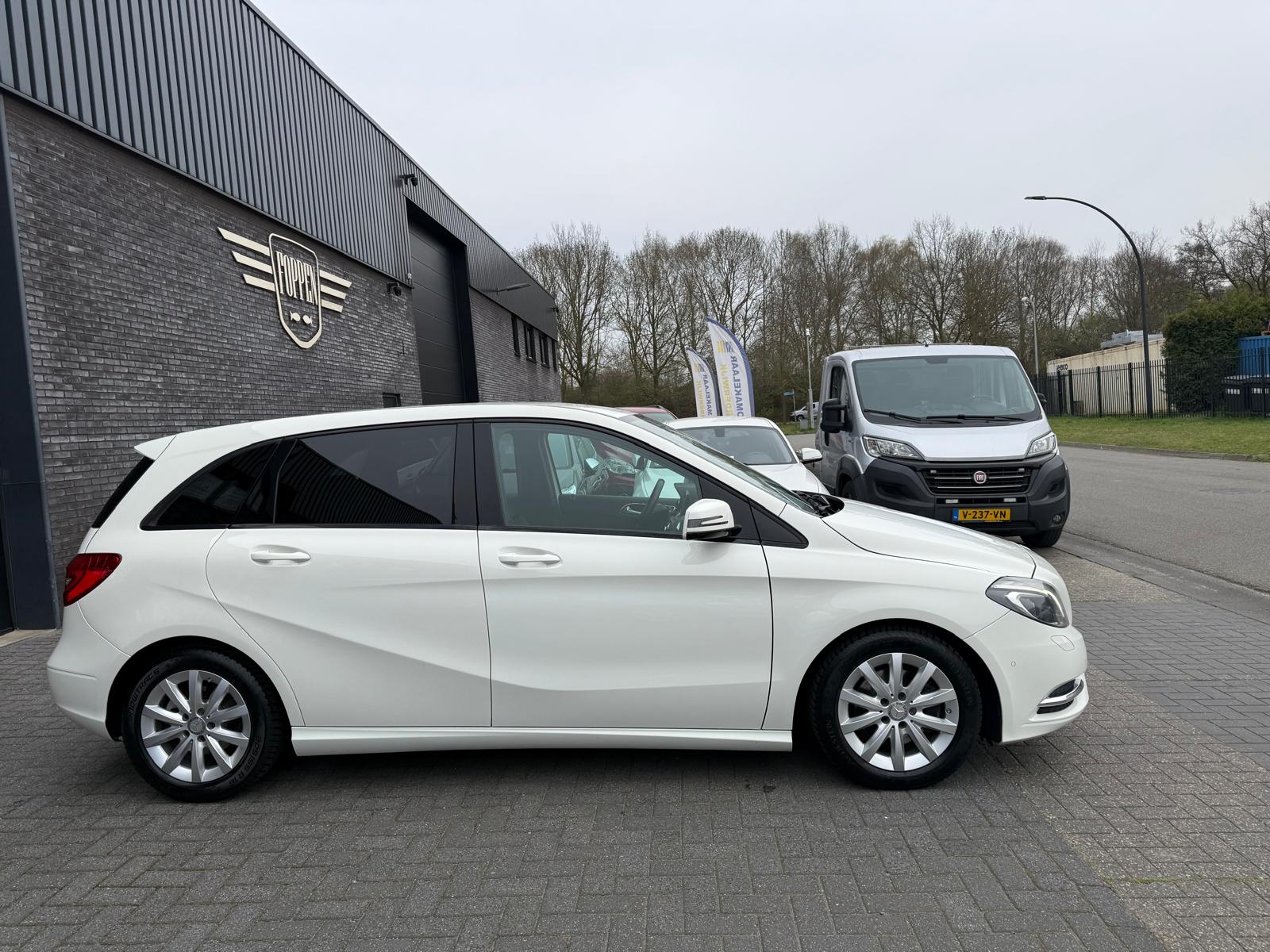 Foto van Mercedes-Benz B 180