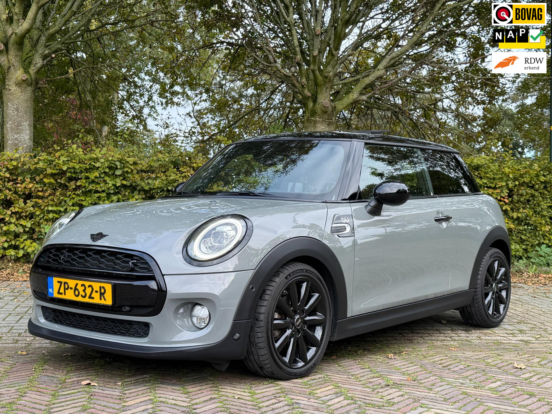 Mini Cooper 60 Years Edition 136PK Automaat, PANO, Leder, CarPlay, Adaptief onderstel 2019 - voorkant