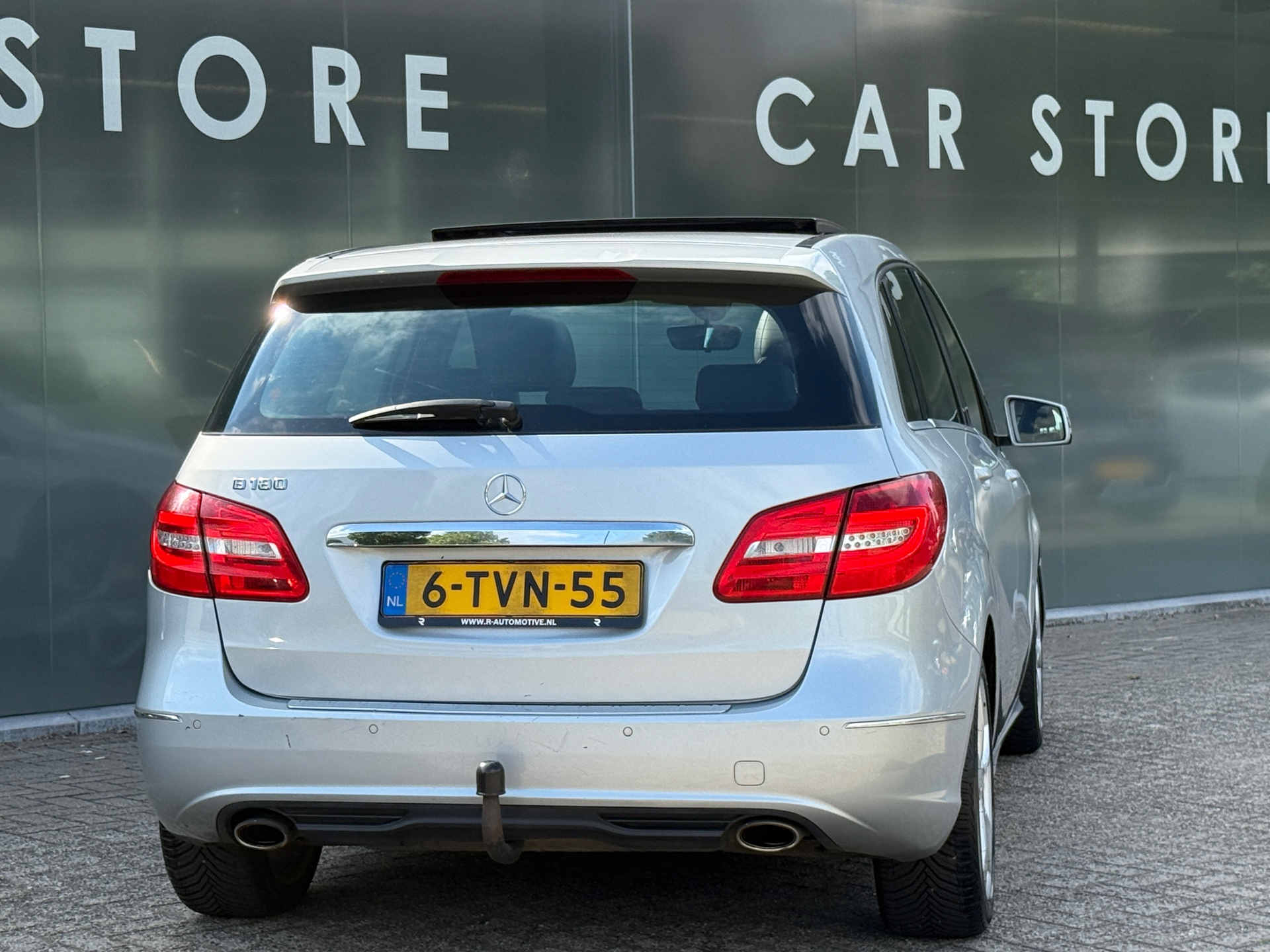 Foto van Mercedes-Benz B 180