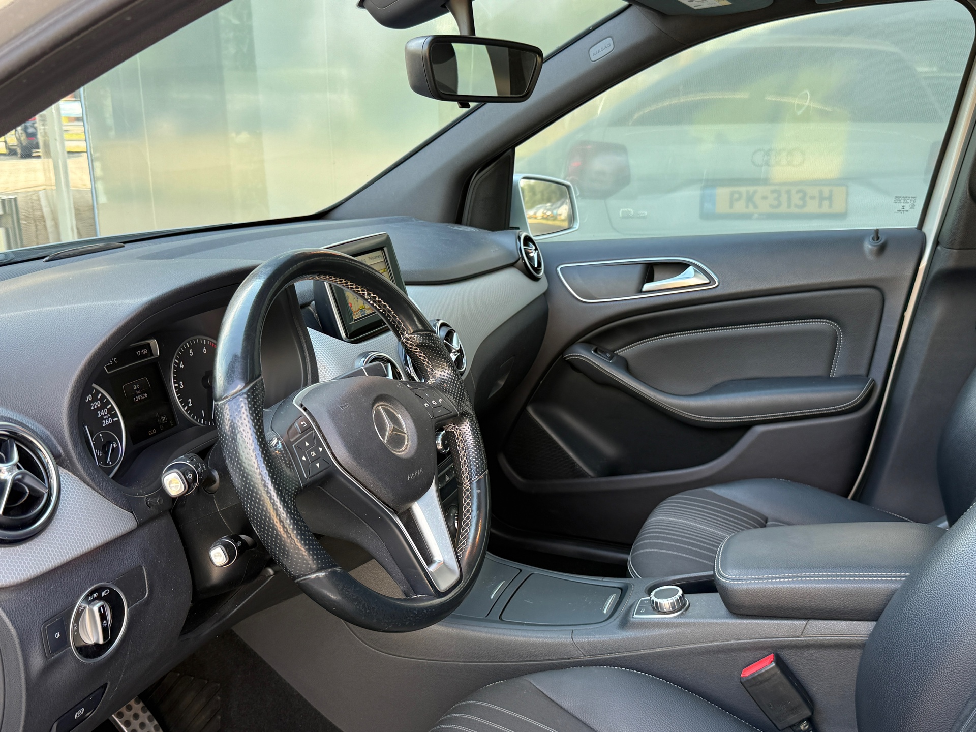 Foto van Mercedes-Benz B 180