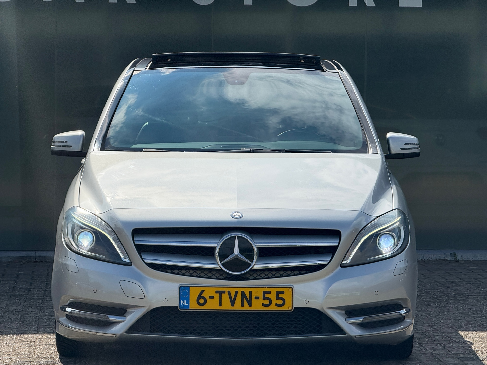 Foto van Mercedes-Benz B 180