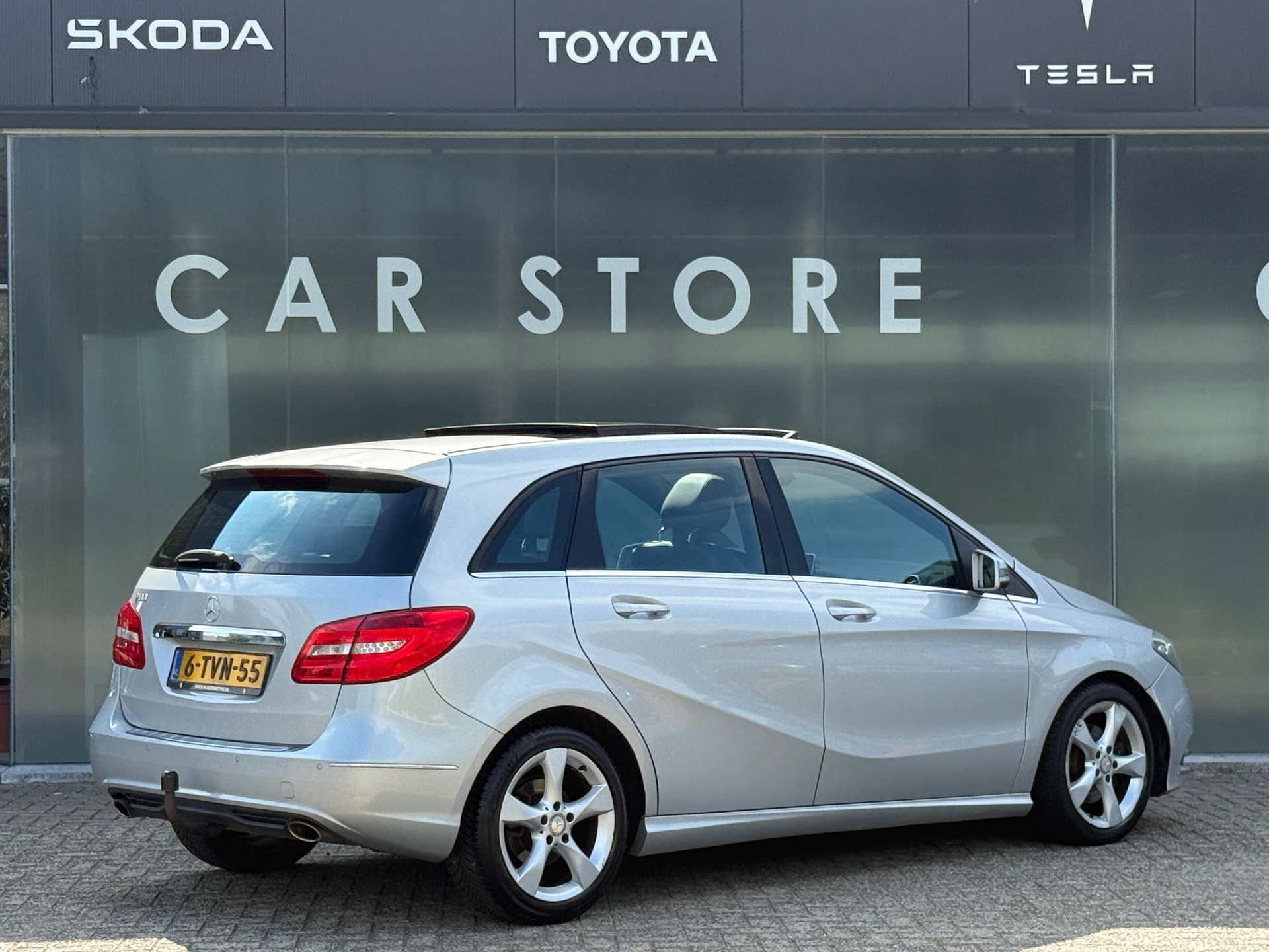 Foto van Mercedes-Benz B 180