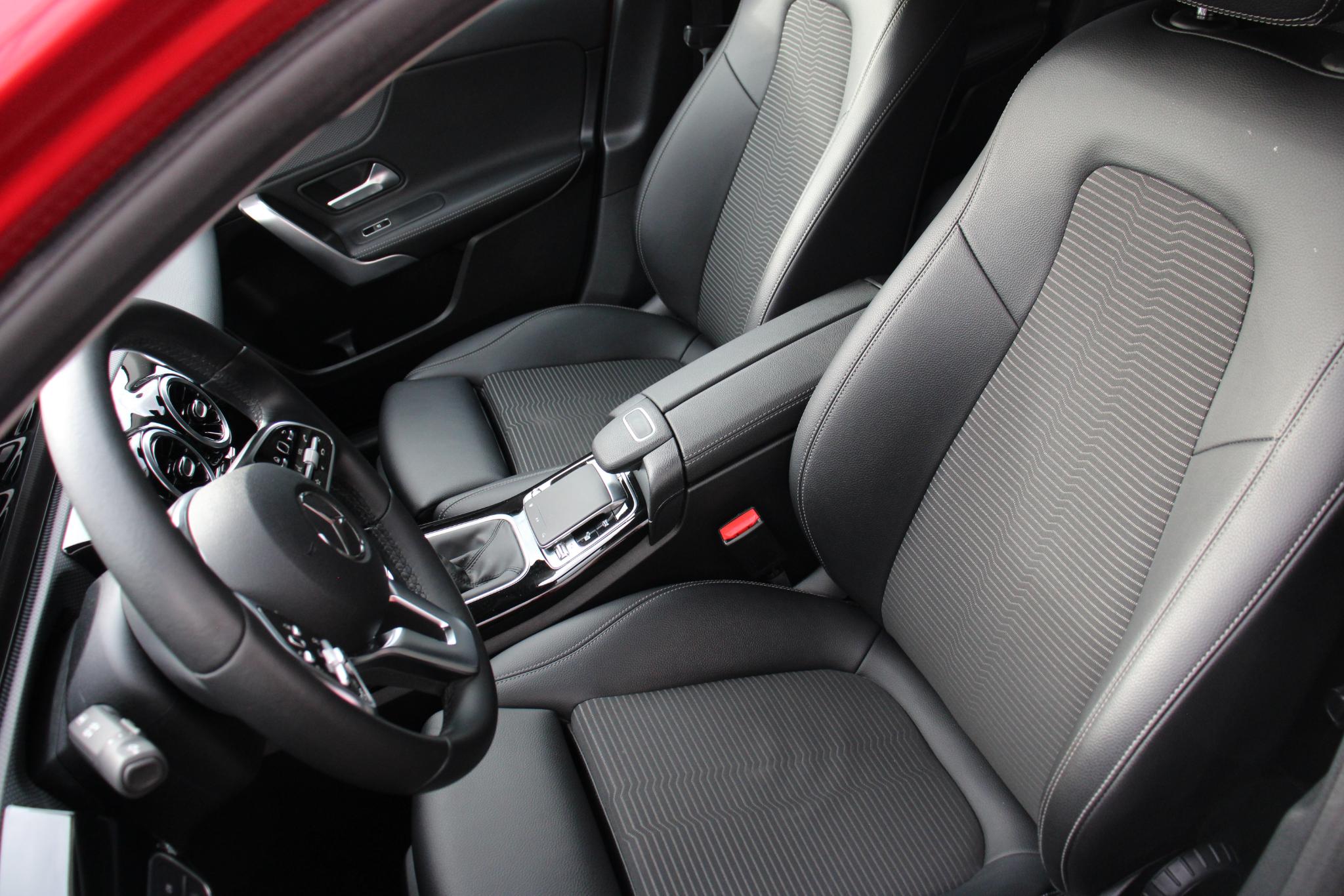 Foto van Mercedes-Benz A 200