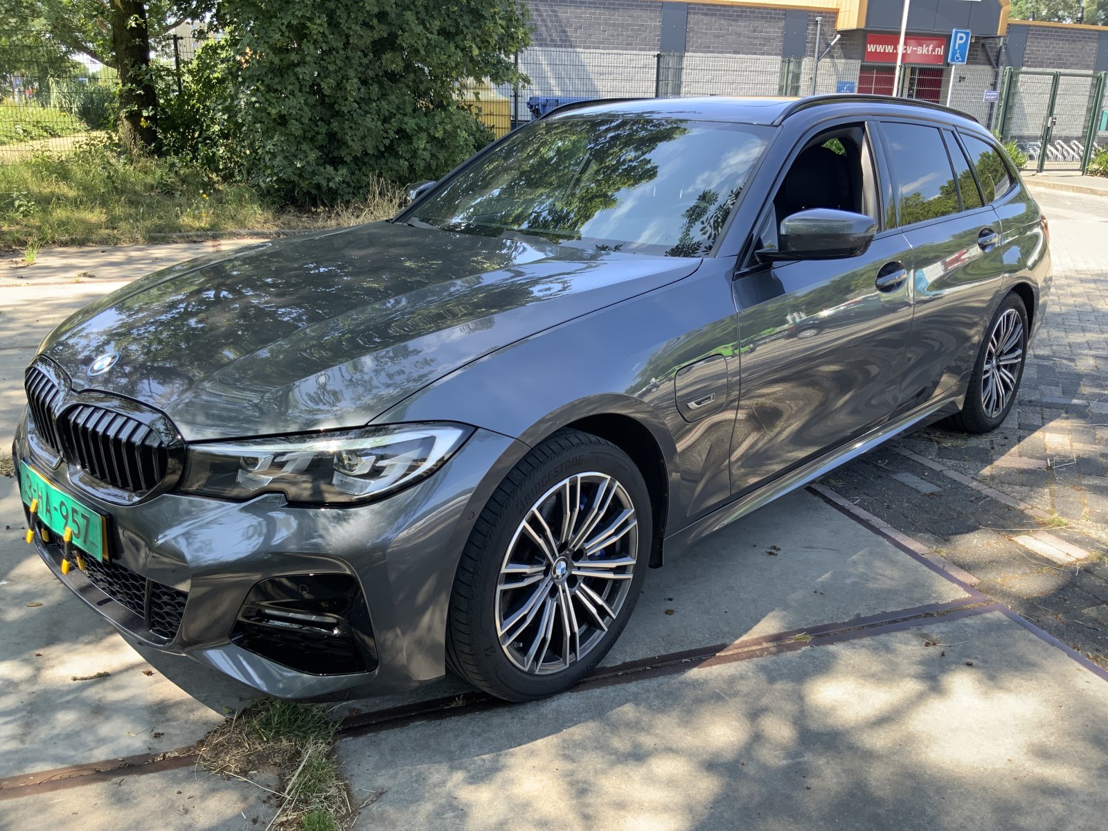 BMW 3-serie Touring 330e Bns Ed.P 2022 - voorkant