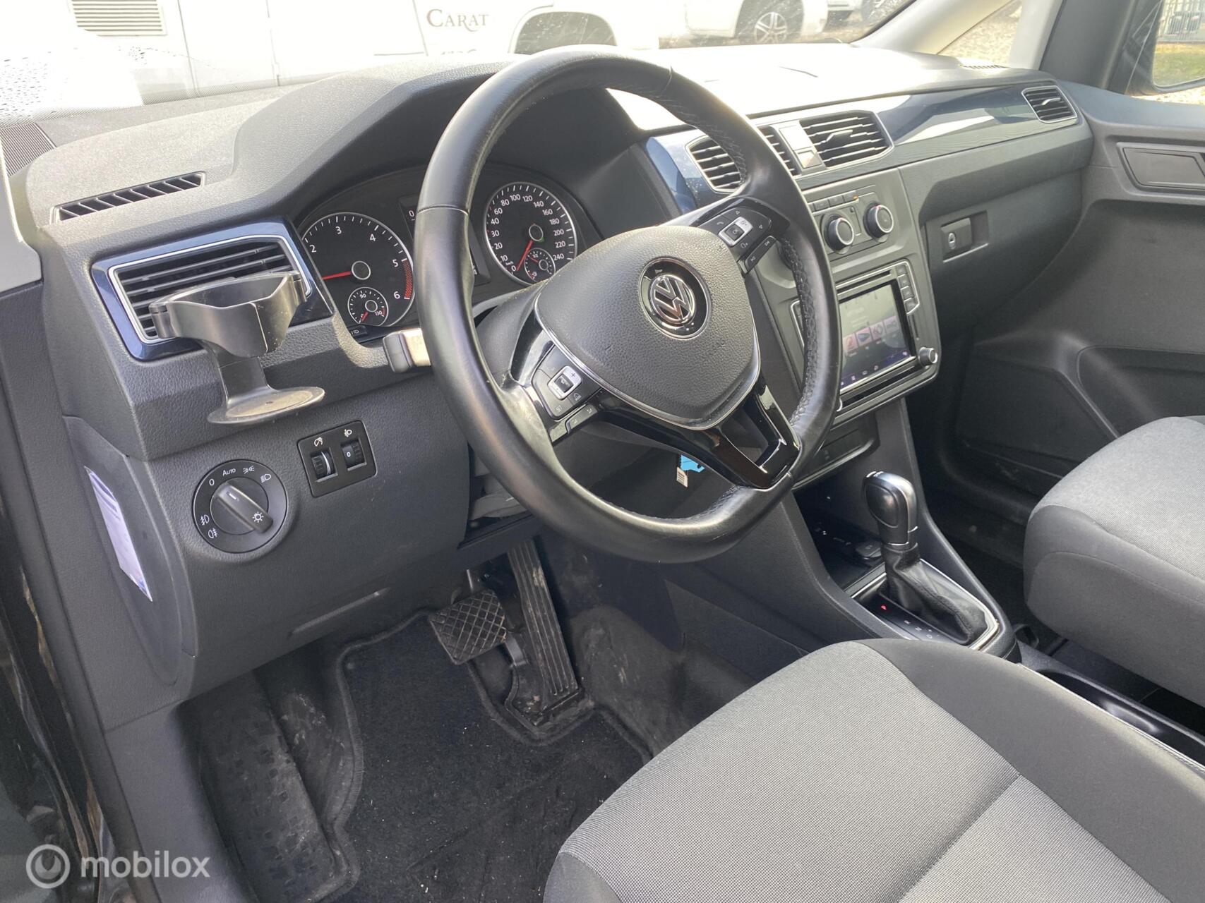 Foto van Volkswagen Caddy Modified Partition Wall