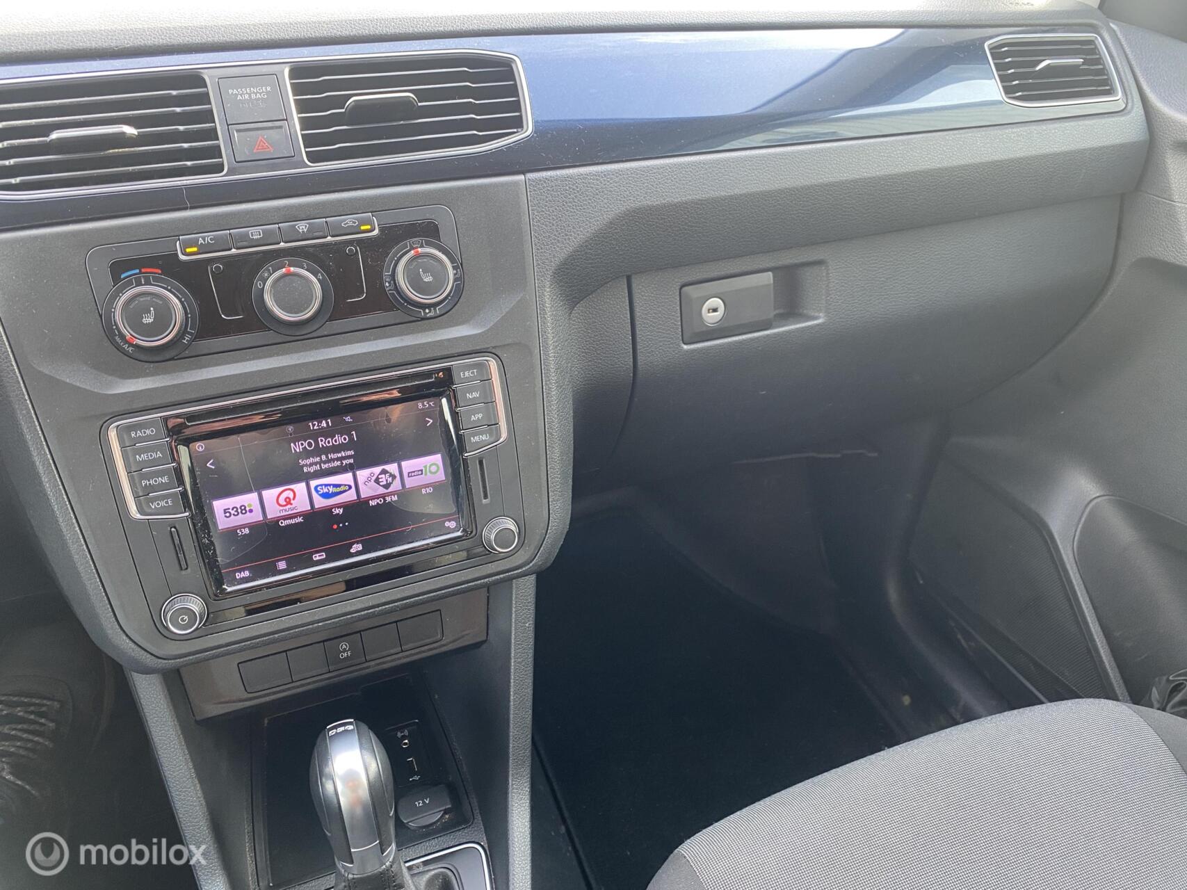 Foto van Volkswagen Caddy Modified Partition Wall