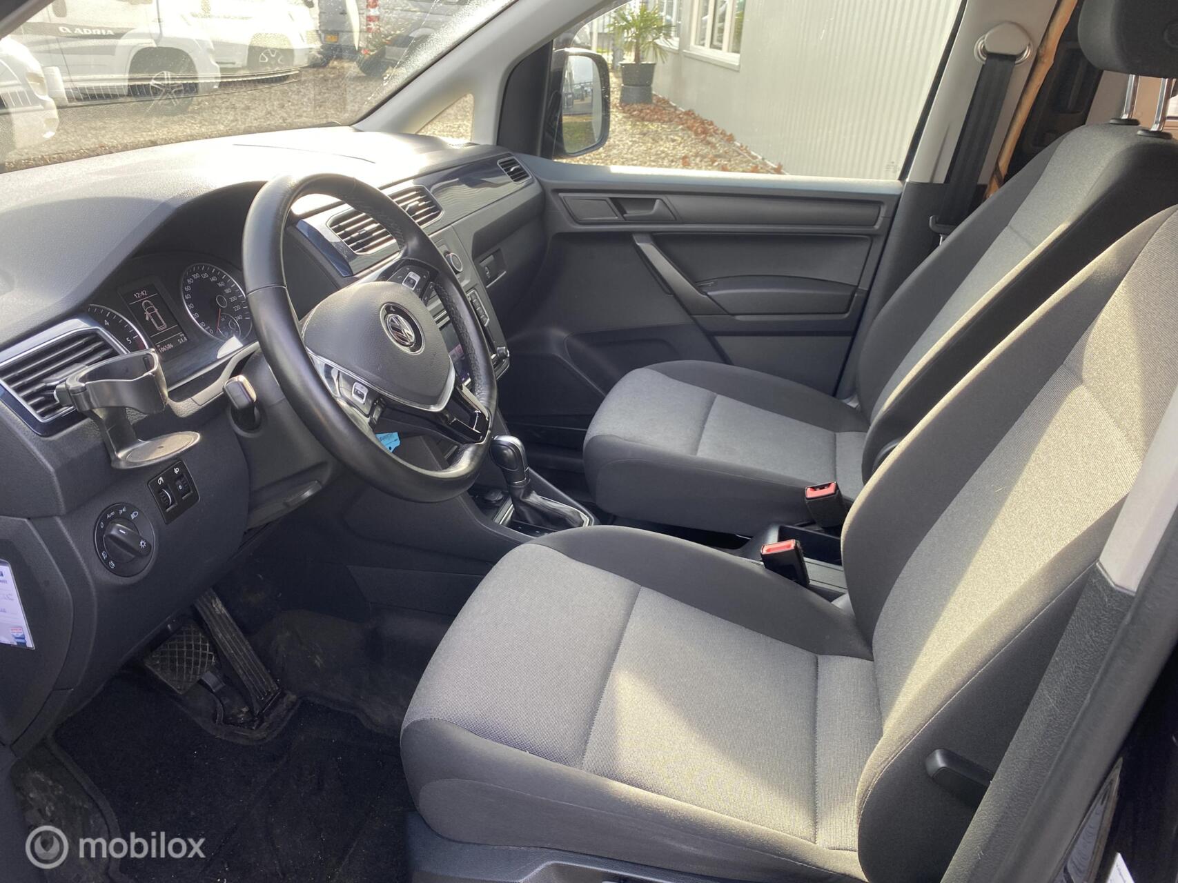 Foto van Volkswagen Caddy Modified Partition Wall