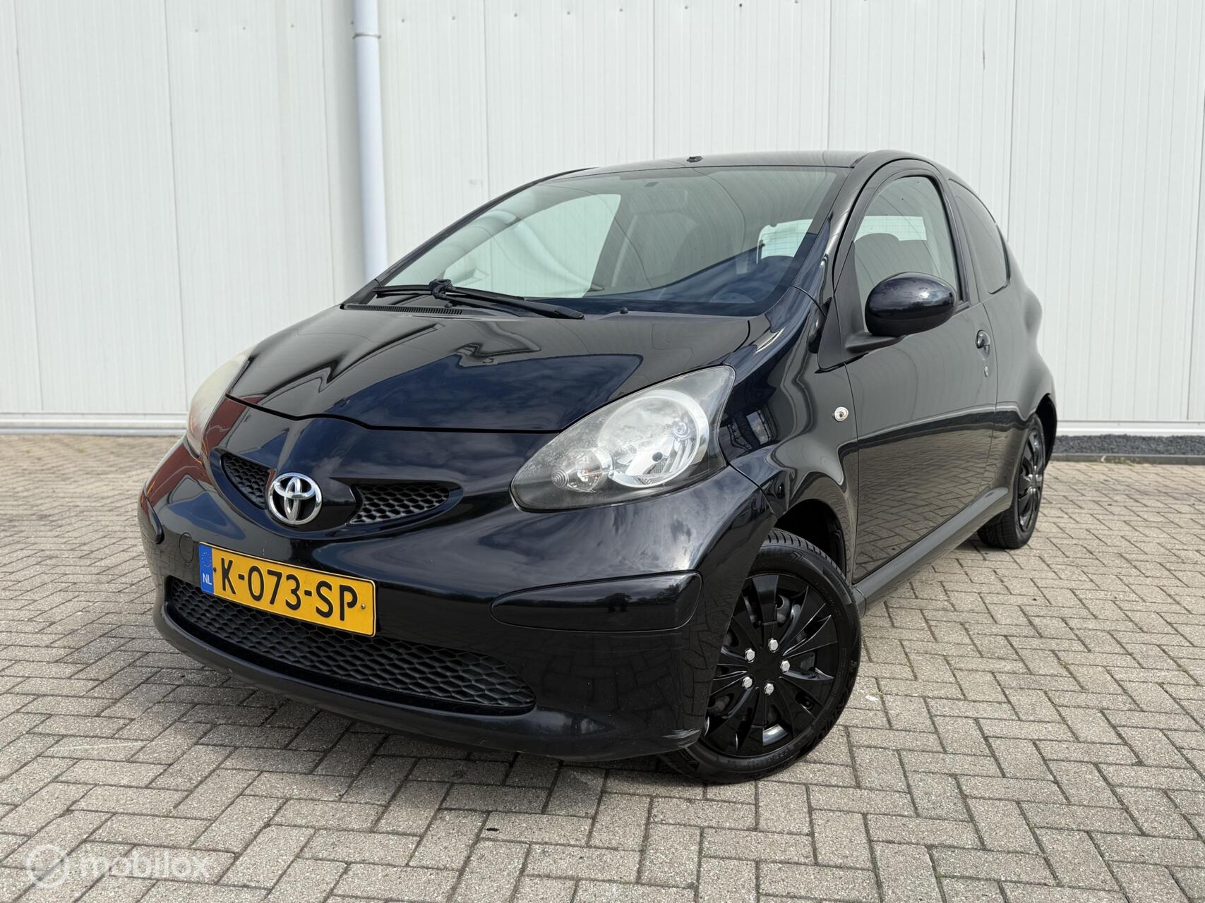 Toyota Toyota Aygo 1.0-12V Airco Getinte & Elek. Ramen CarPlay APK 2008 - voorkant