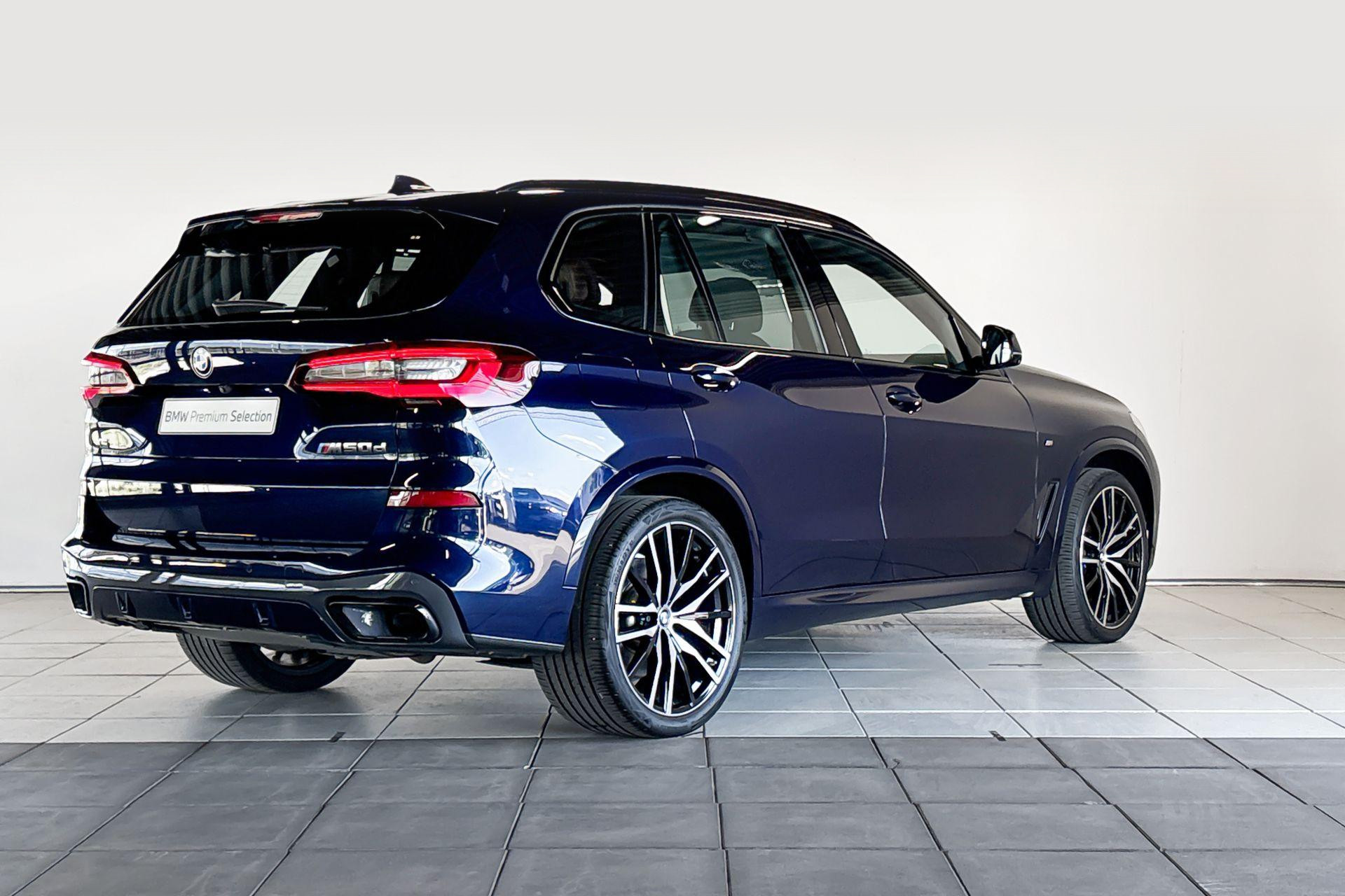 Foto van BMW X5 M50d