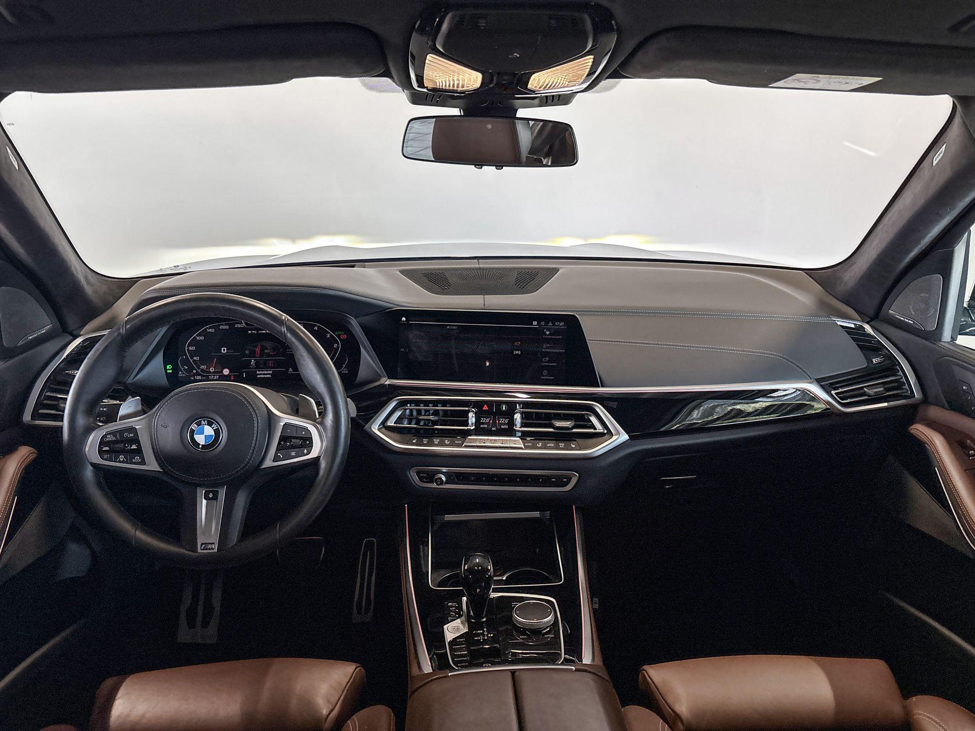 Foto van BMW X5 M50d