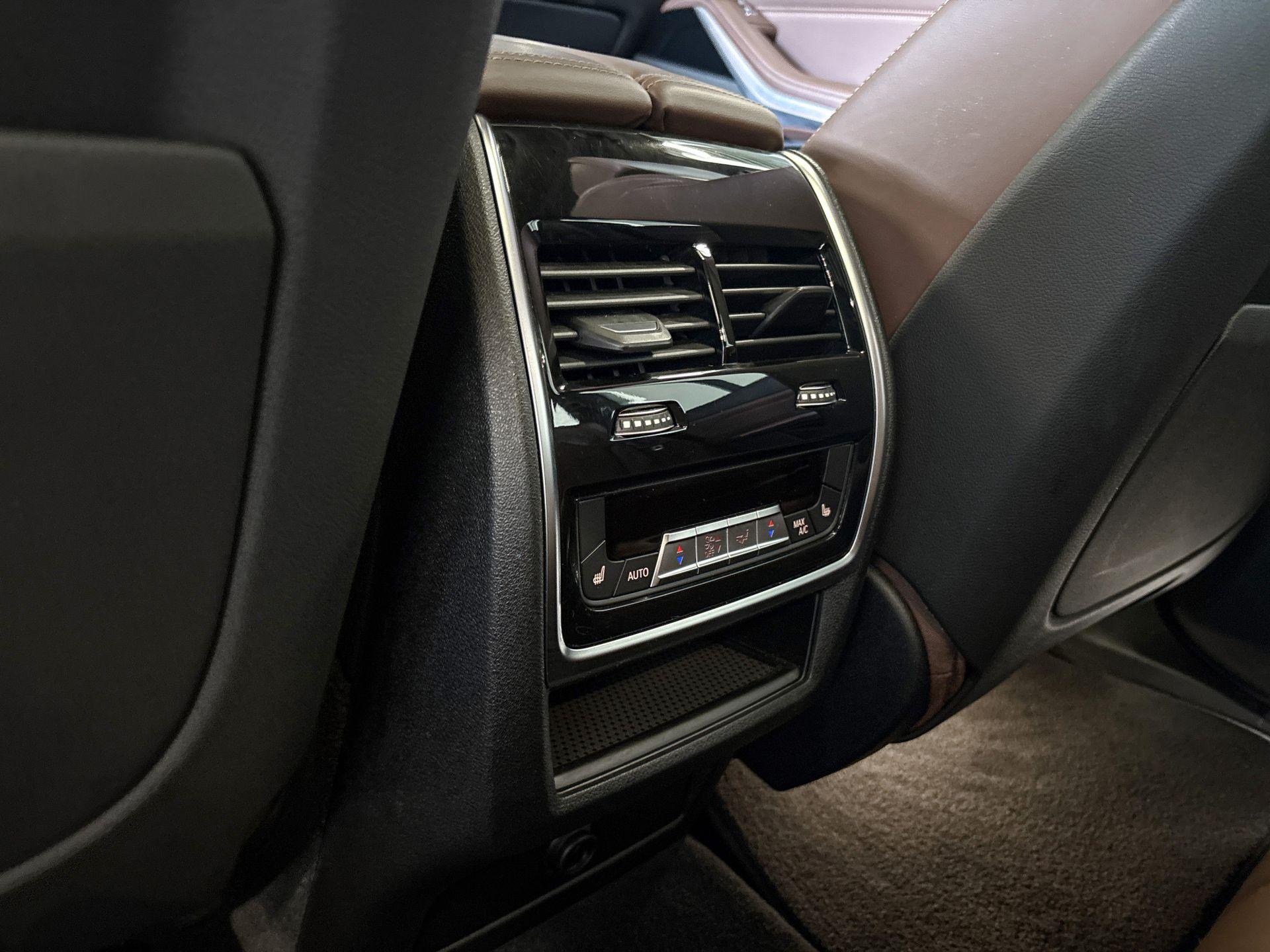 Foto van BMW X5 M50d