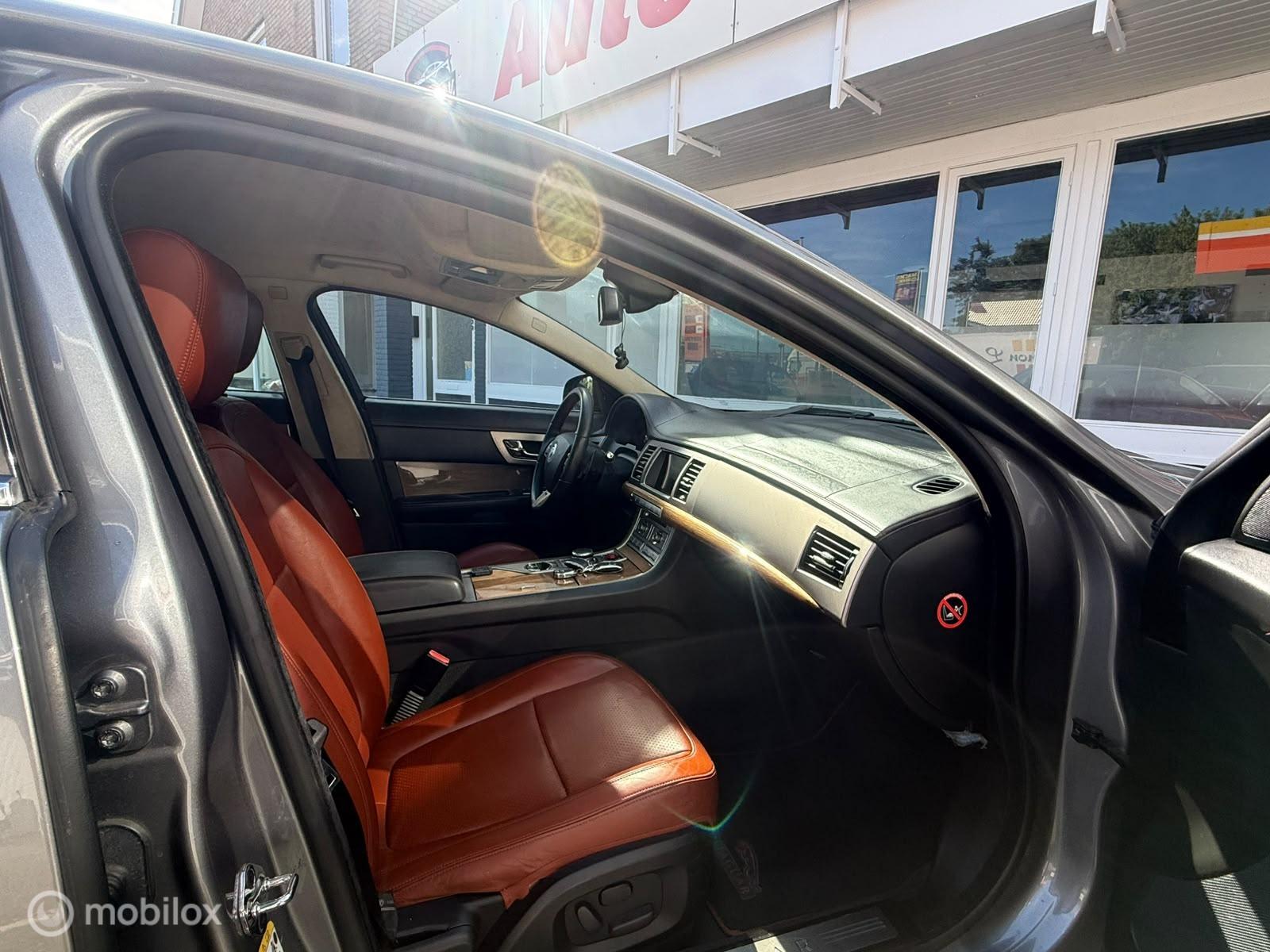 Foto van Jaguar Jaguar XF