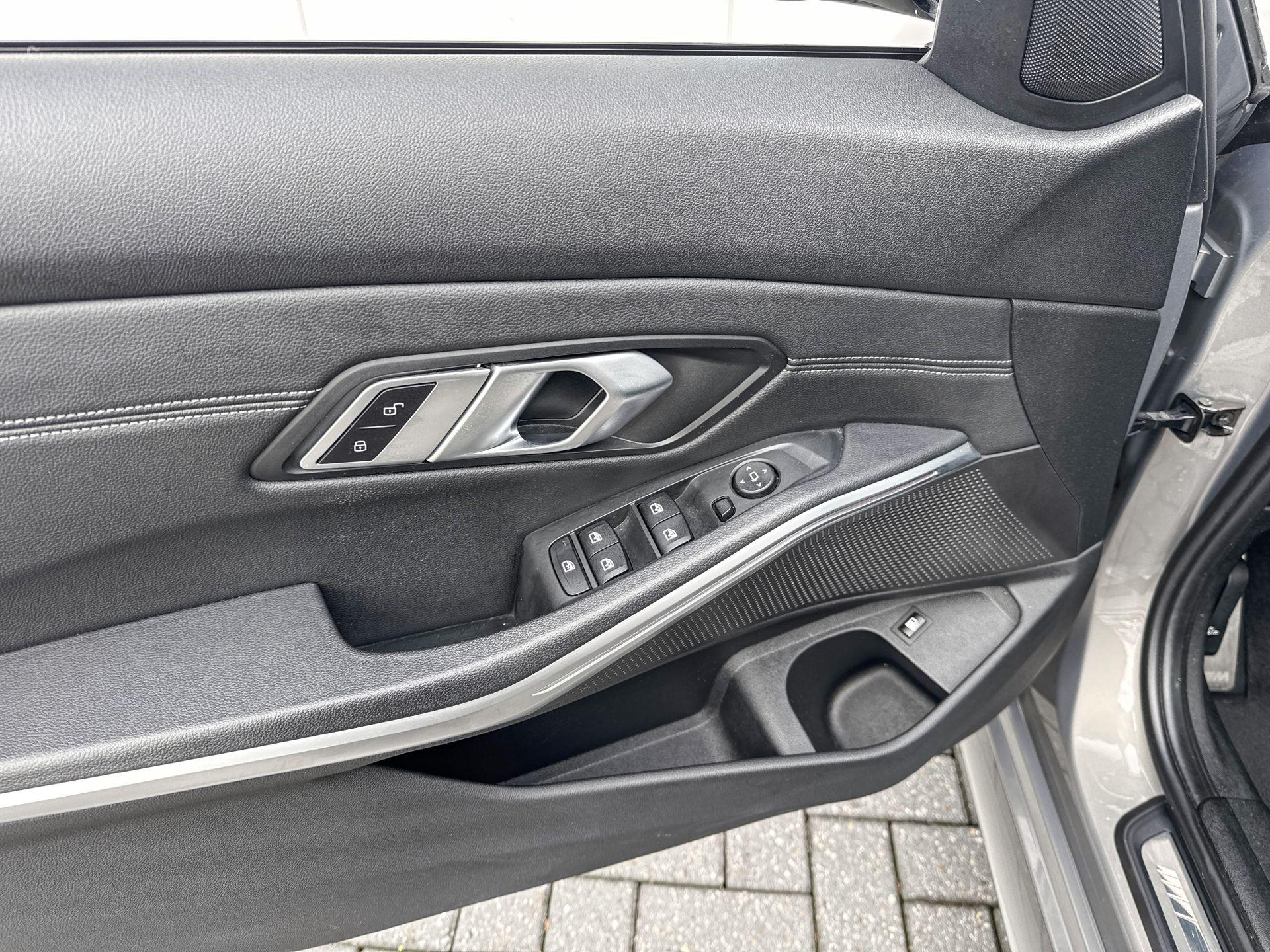 Foto van BMW 330e
