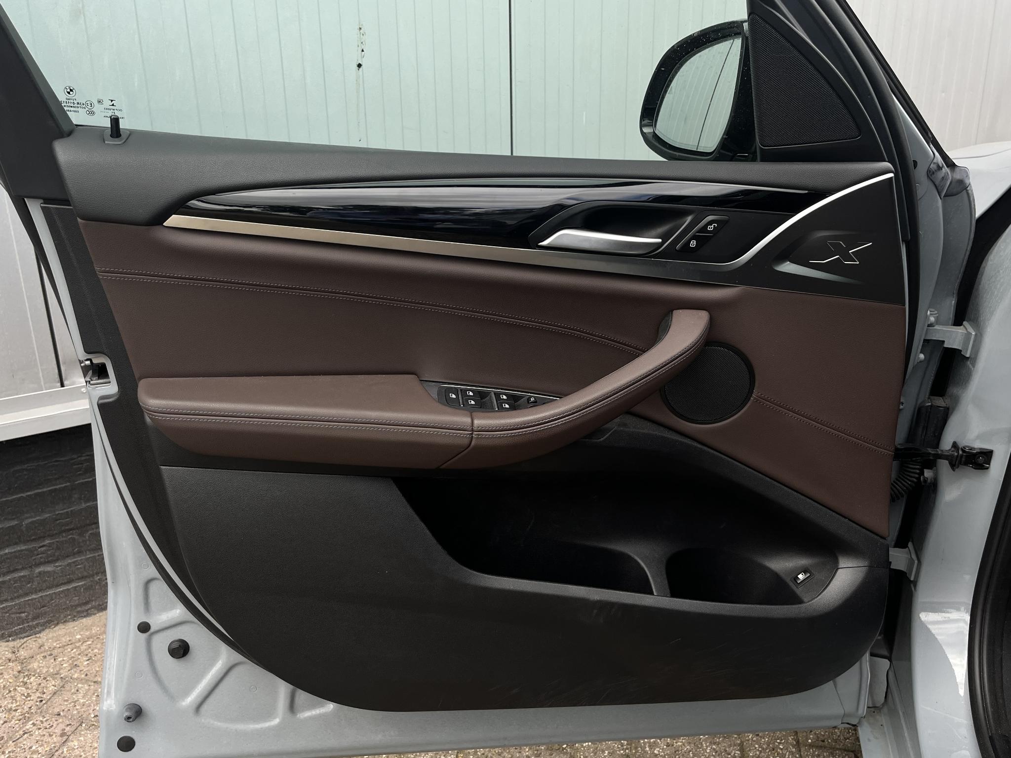 Foto van BMW X3 Xdrive30e