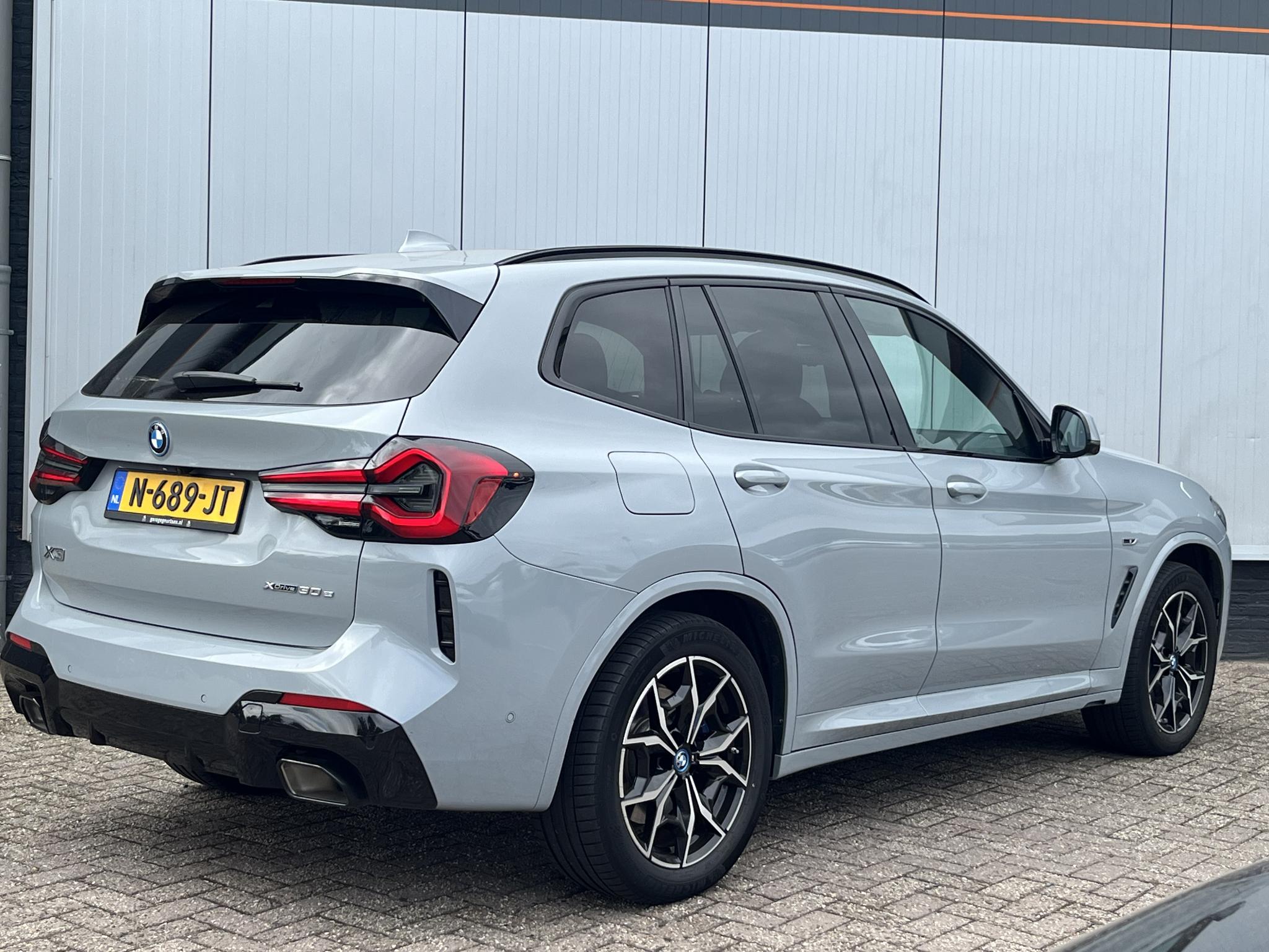 Foto van BMW X3 Xdrive30e