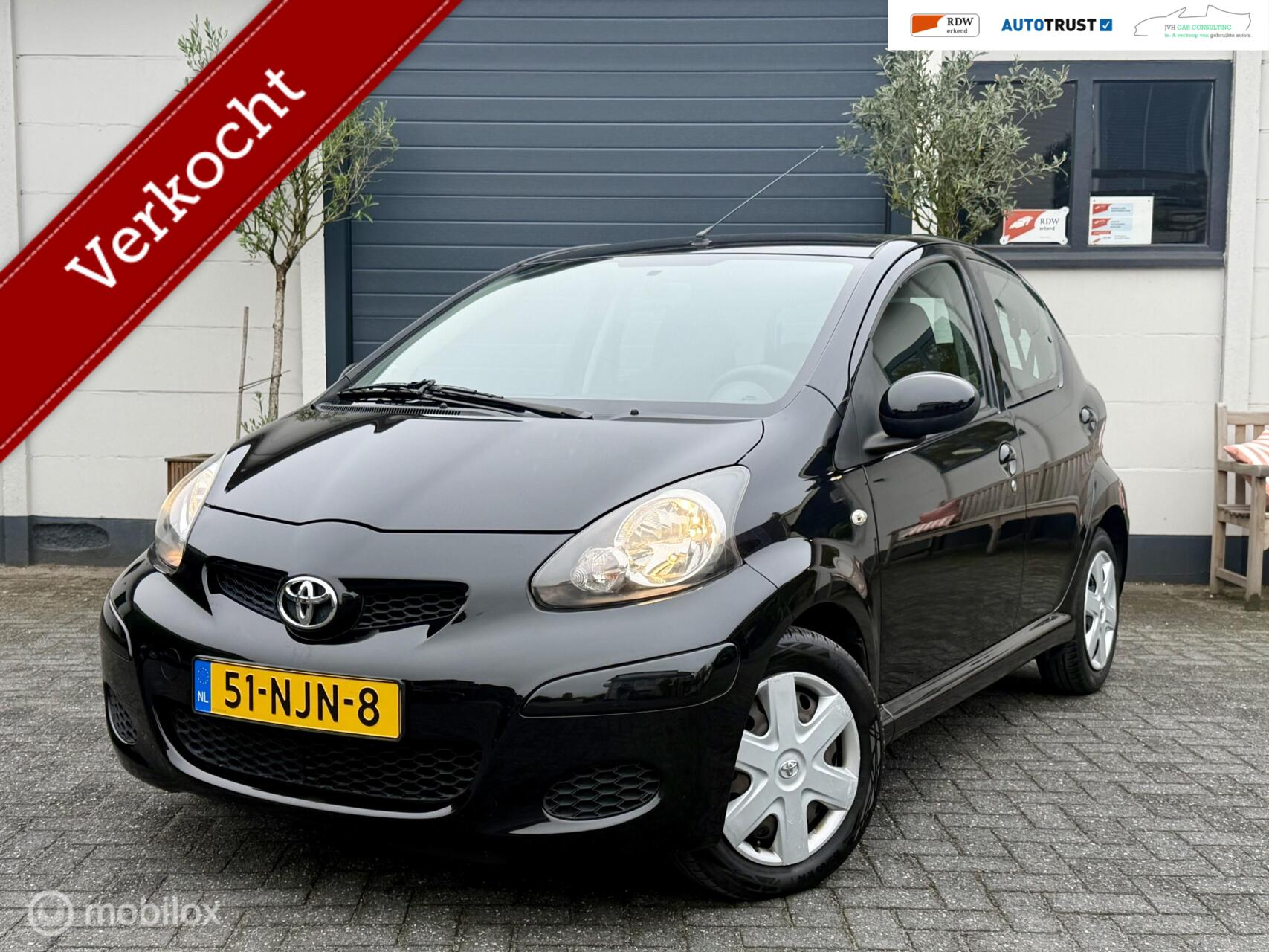 Toyota Toyota Aygo 1.0-12V AUTOMAAT|RIJKLAAR|HANDGAS|CRUISE|A-C|NAP 2010 - voorkant
