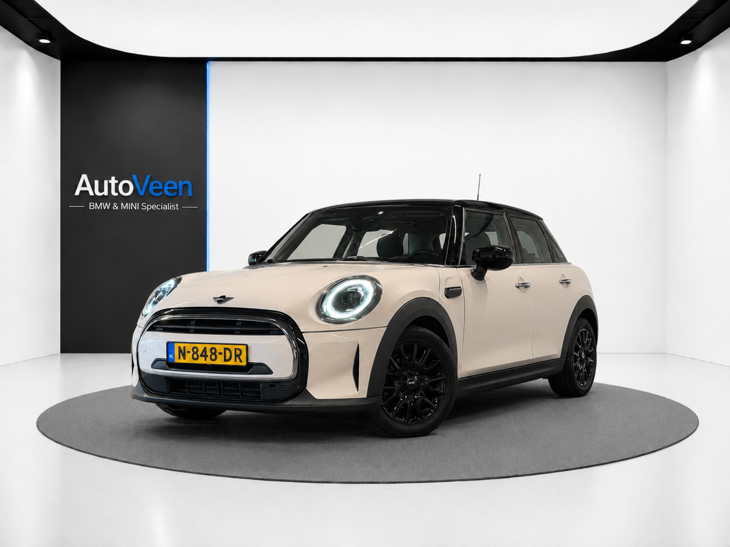 Mini Cooper 1.5 Cooper Business Edition (LED, NAVI, UNION JACK, DEALER ONDERHOUDEN) 2021 - voorkant