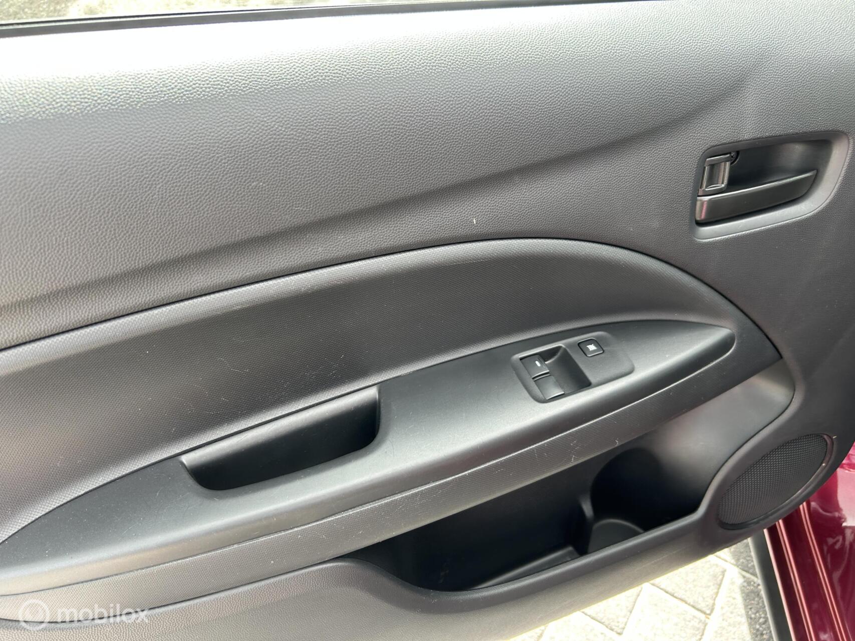 Foto van Mitsubishi Mitsubishi Space Star