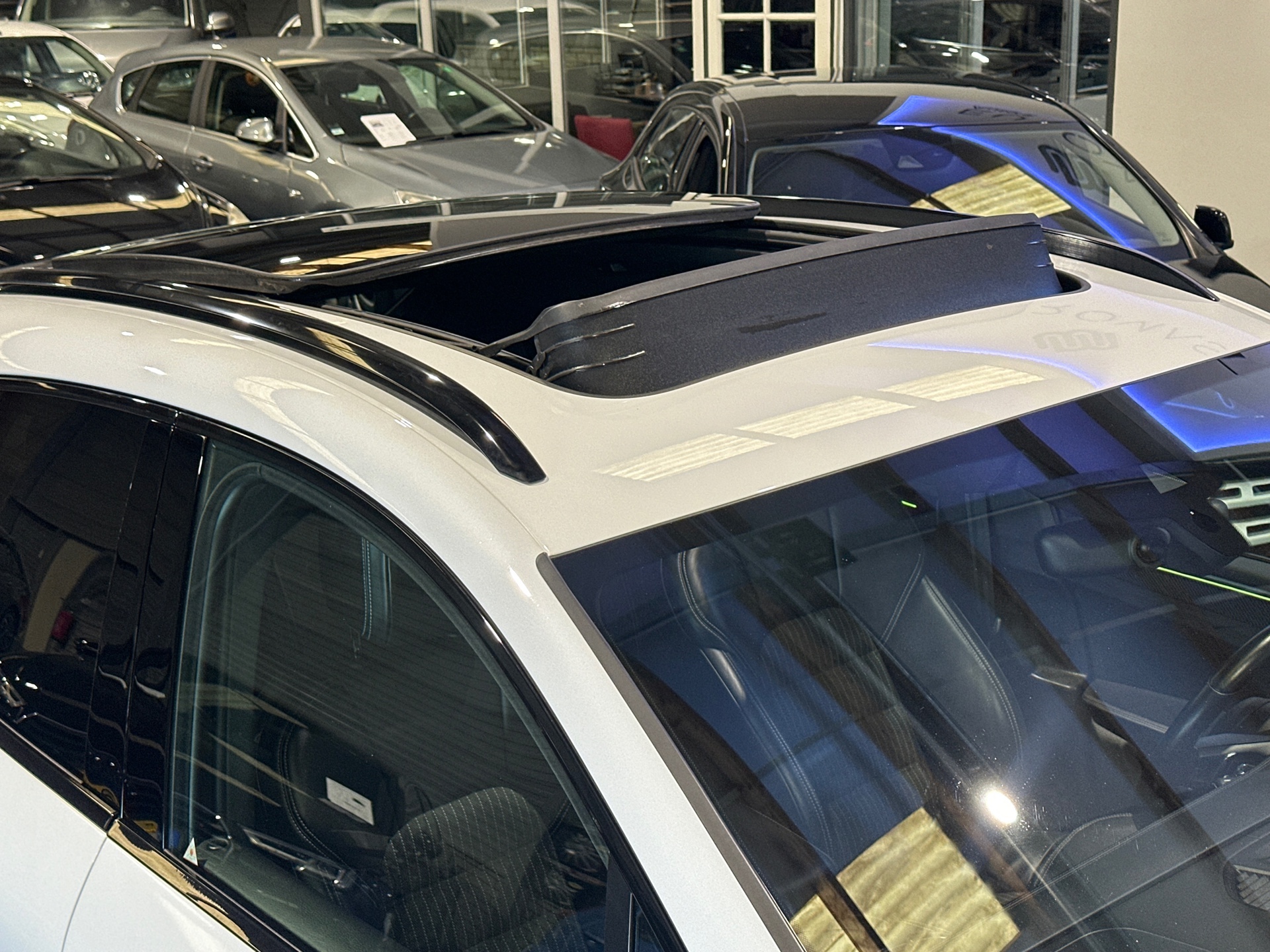 Foto van Porsche Macan T