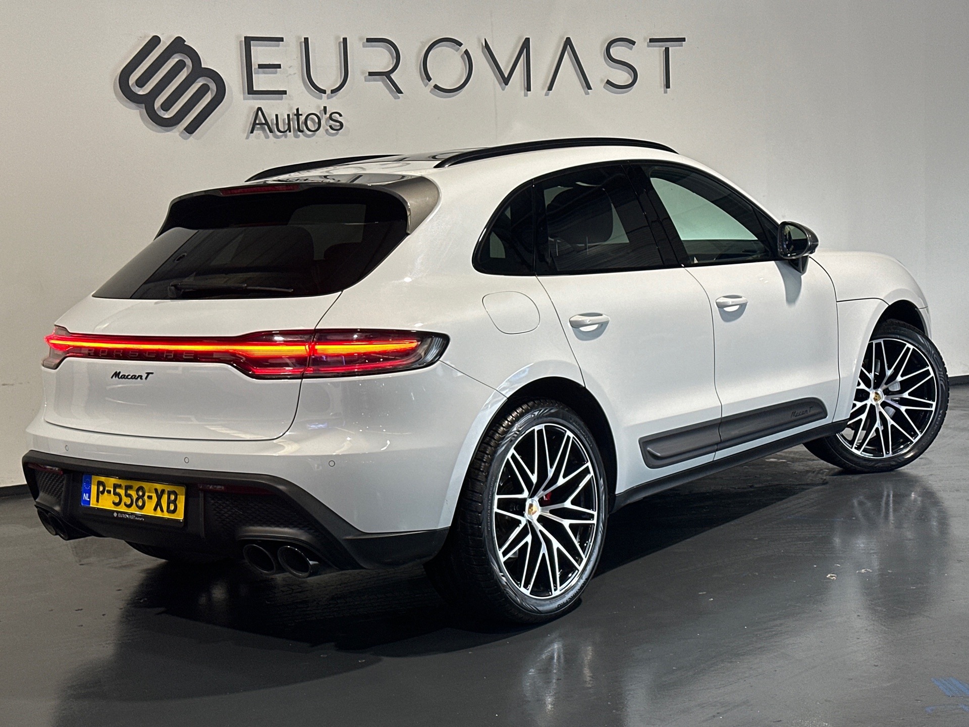 Foto van Porsche Macan T