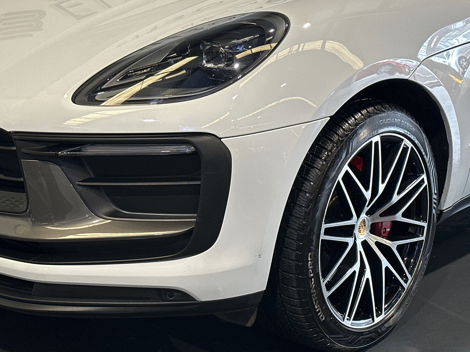 Foto van Porsche Macan T