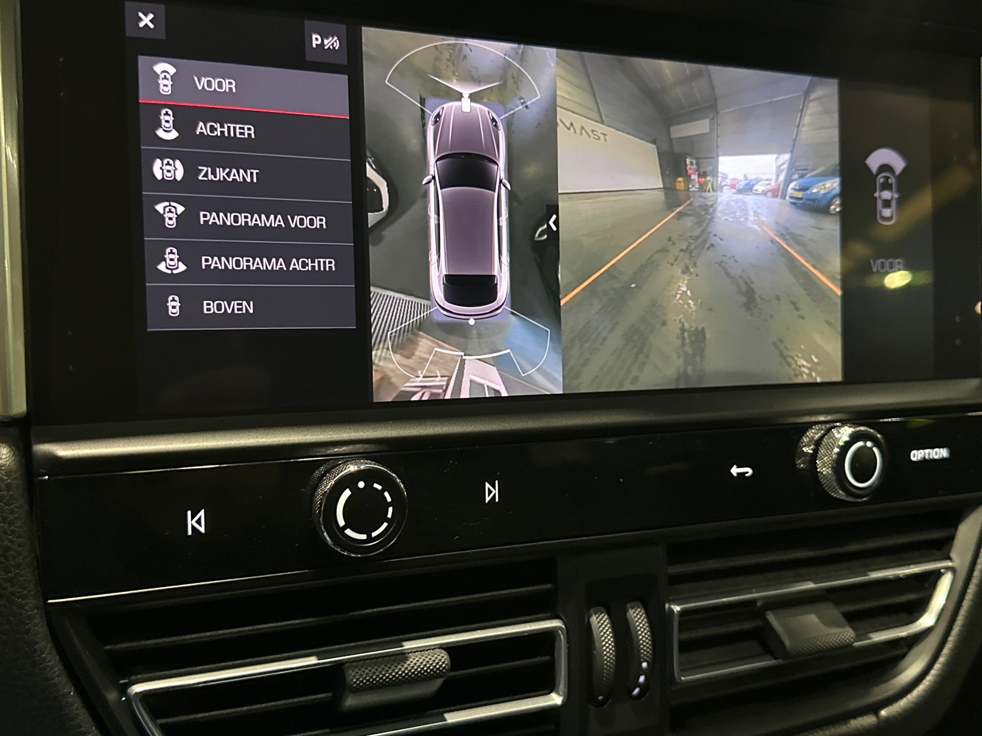 Foto van Porsche Macan T