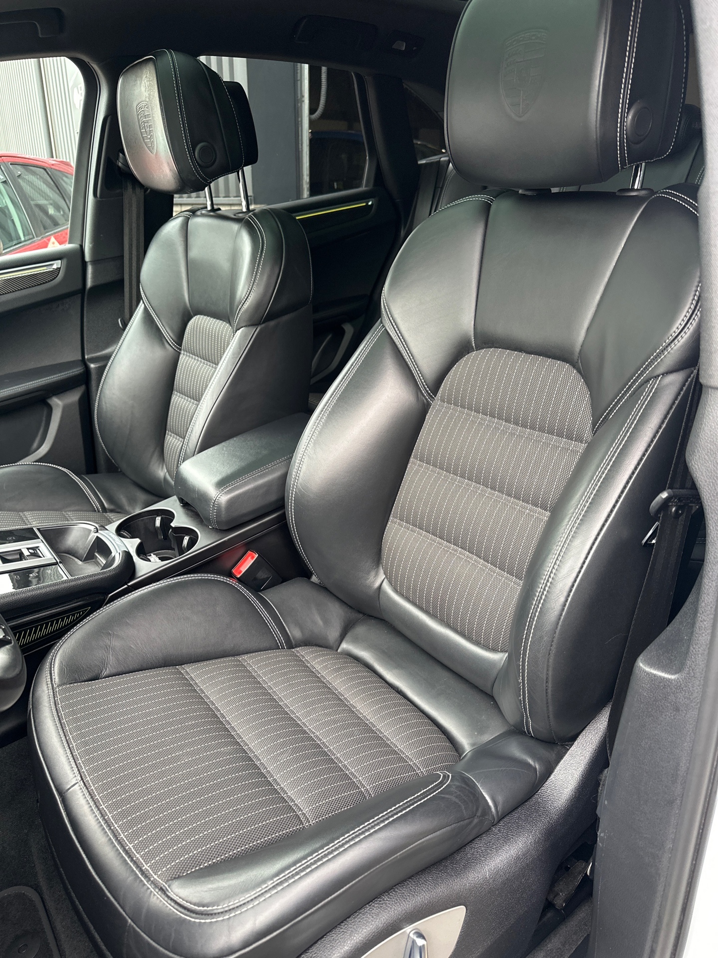 Foto van Porsche Macan T