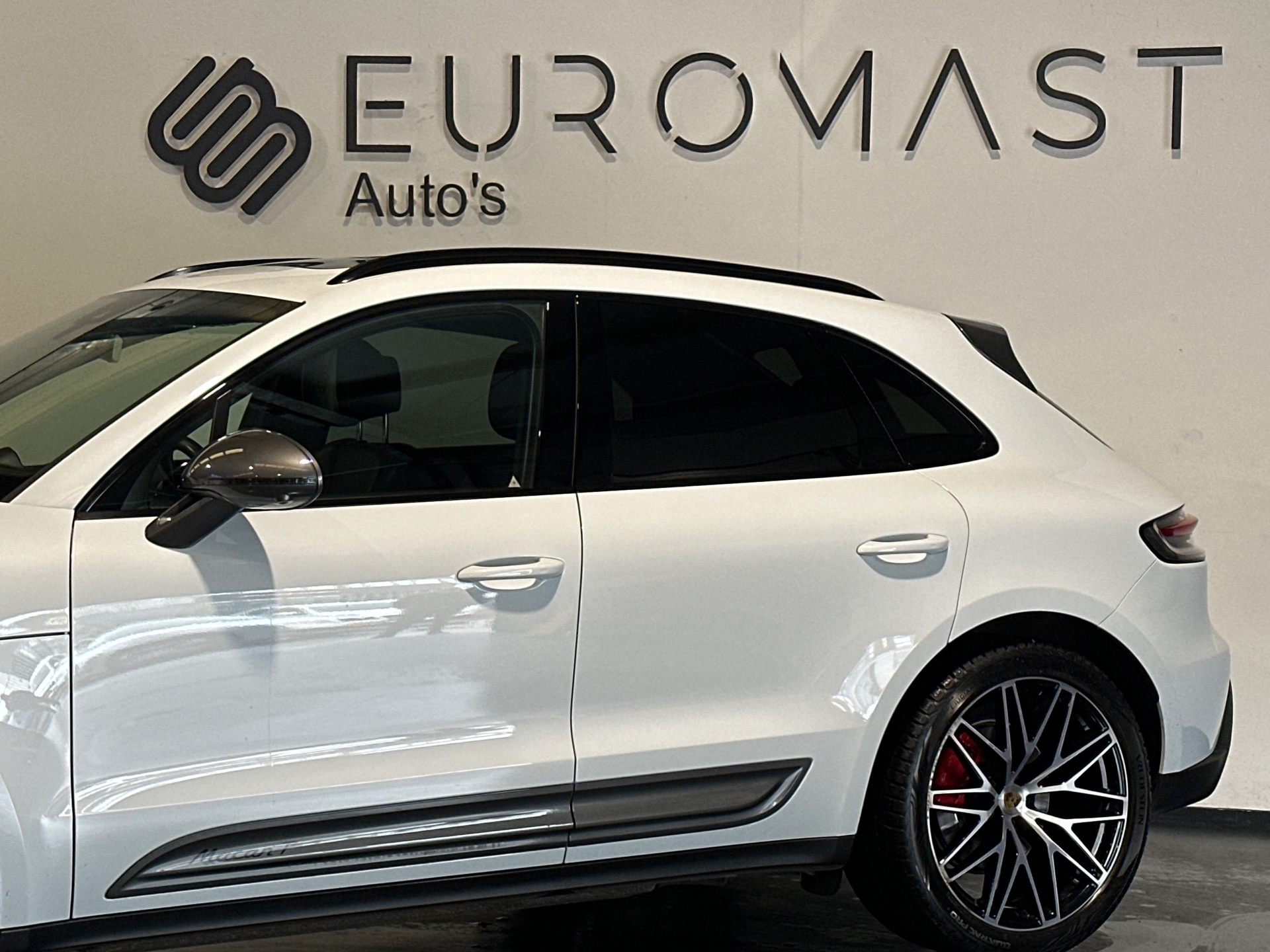 Foto van Porsche Macan T
