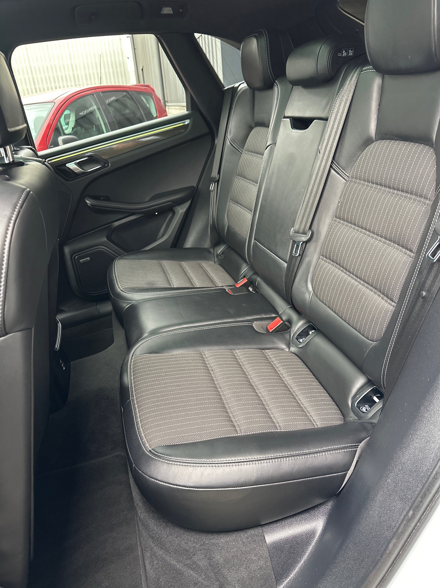 Foto van Porsche Macan T