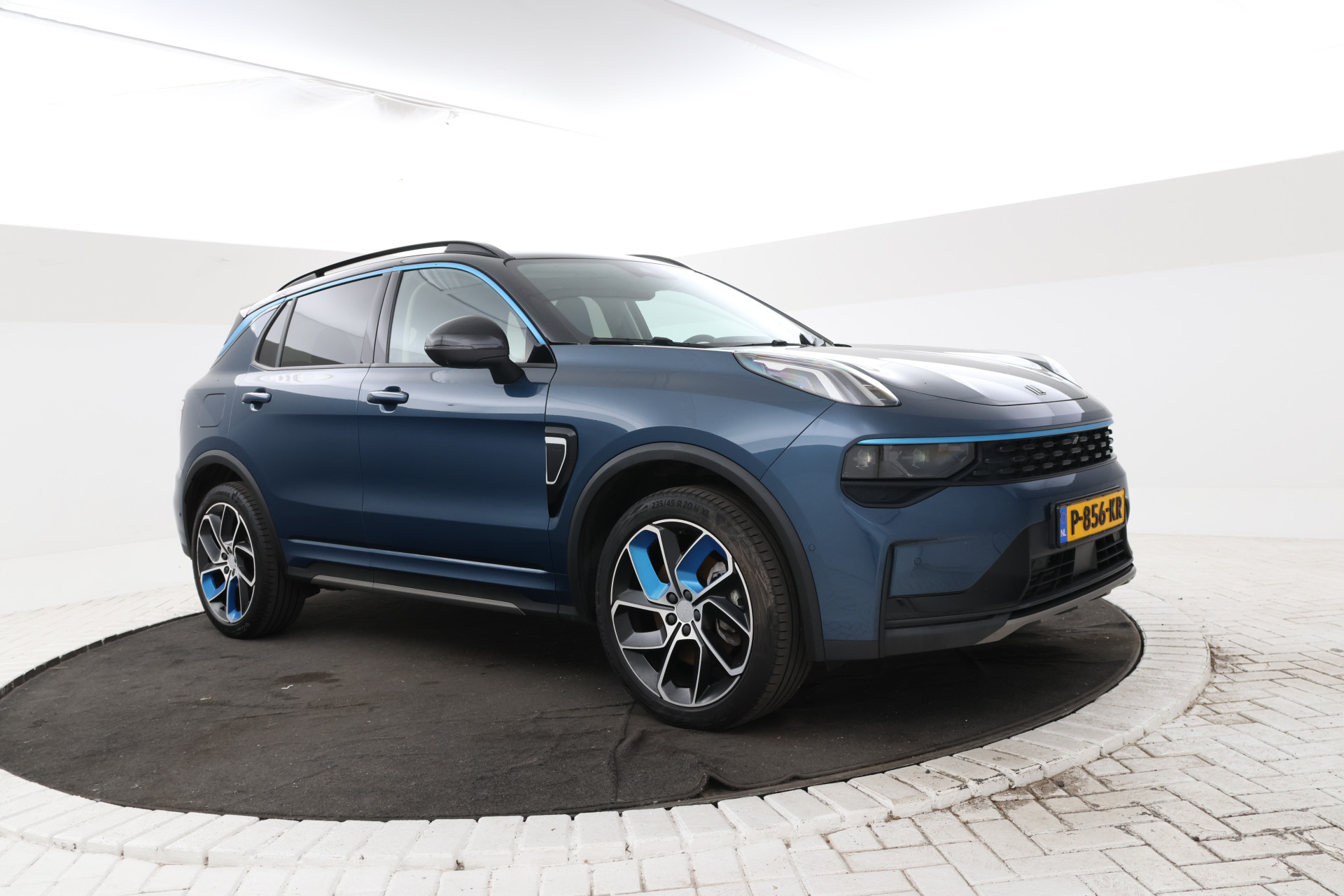 Foto van Lynk&co LYNK & Co 01
