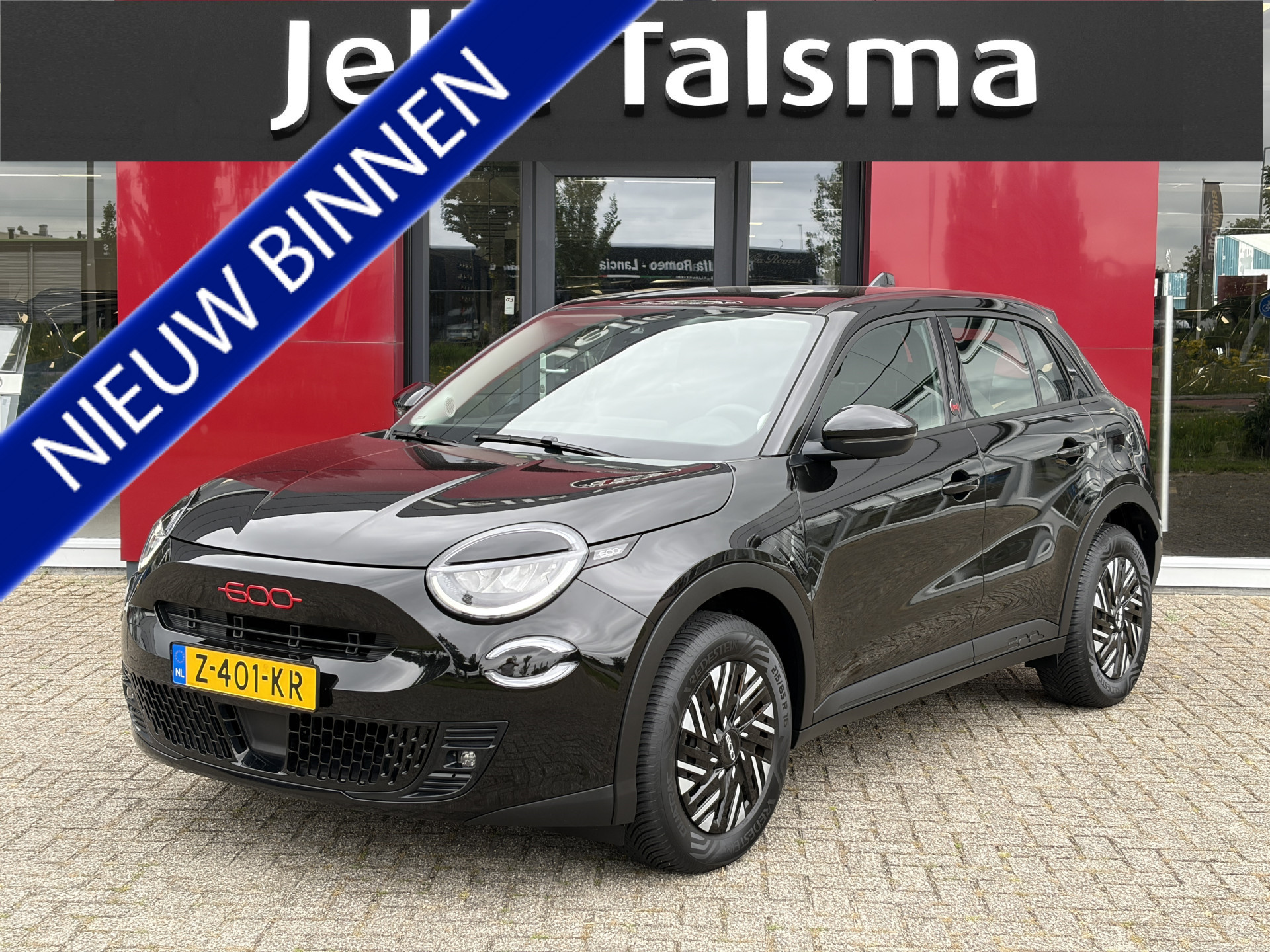 Fiat 600 RED 54 kWh | Apple/Android CarPlay 2024 - voorkant